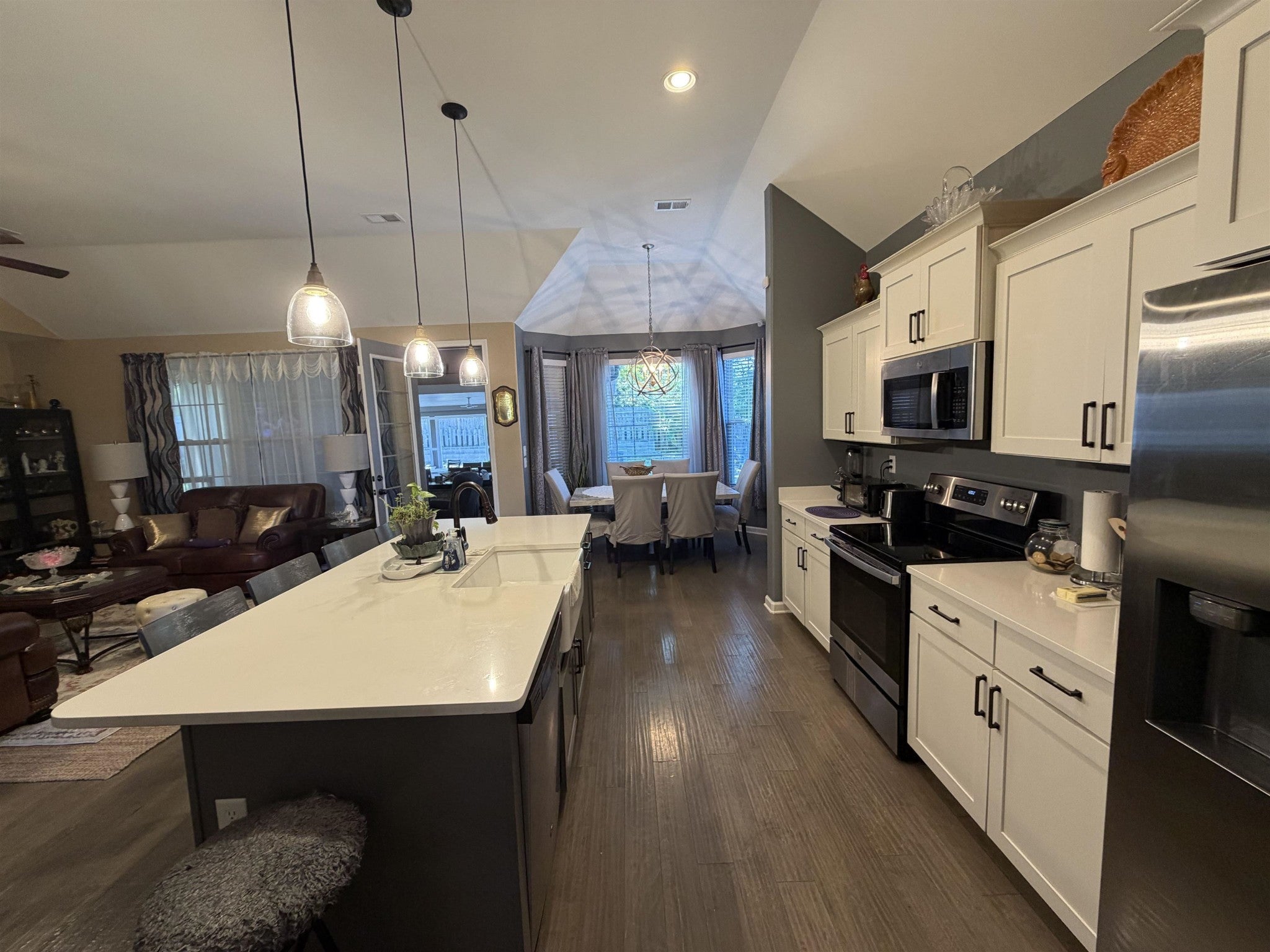 125 LAUREL GLEN DR