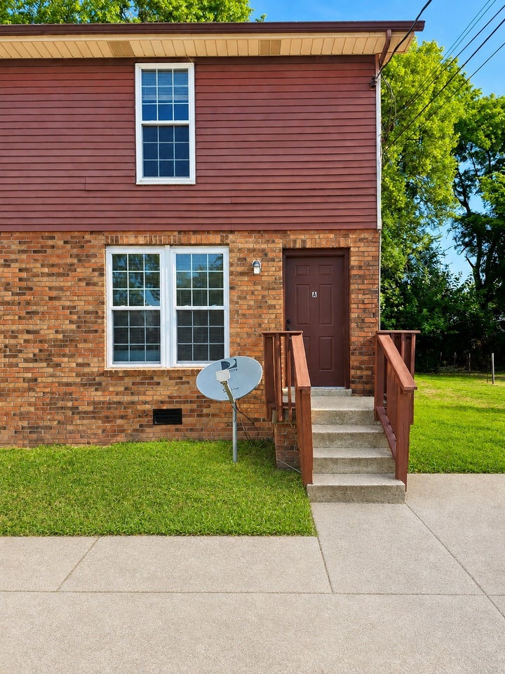 Photo 1 of 18 — 280 Donna Dr A, Hendersonville, TN 37075