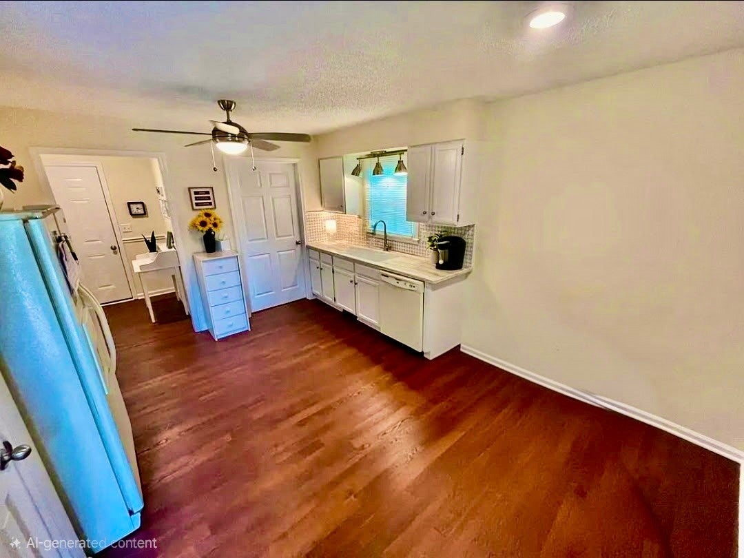 208 Greenwood Dr