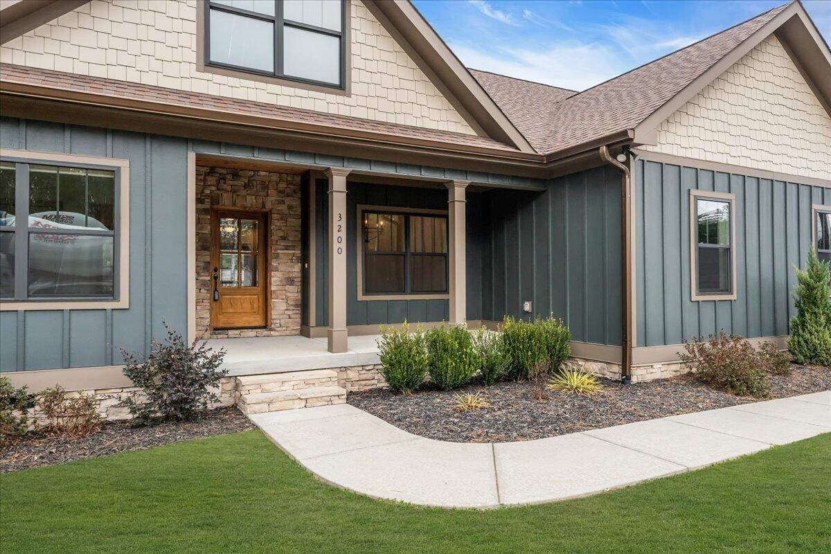 3200 Crockett Pointe