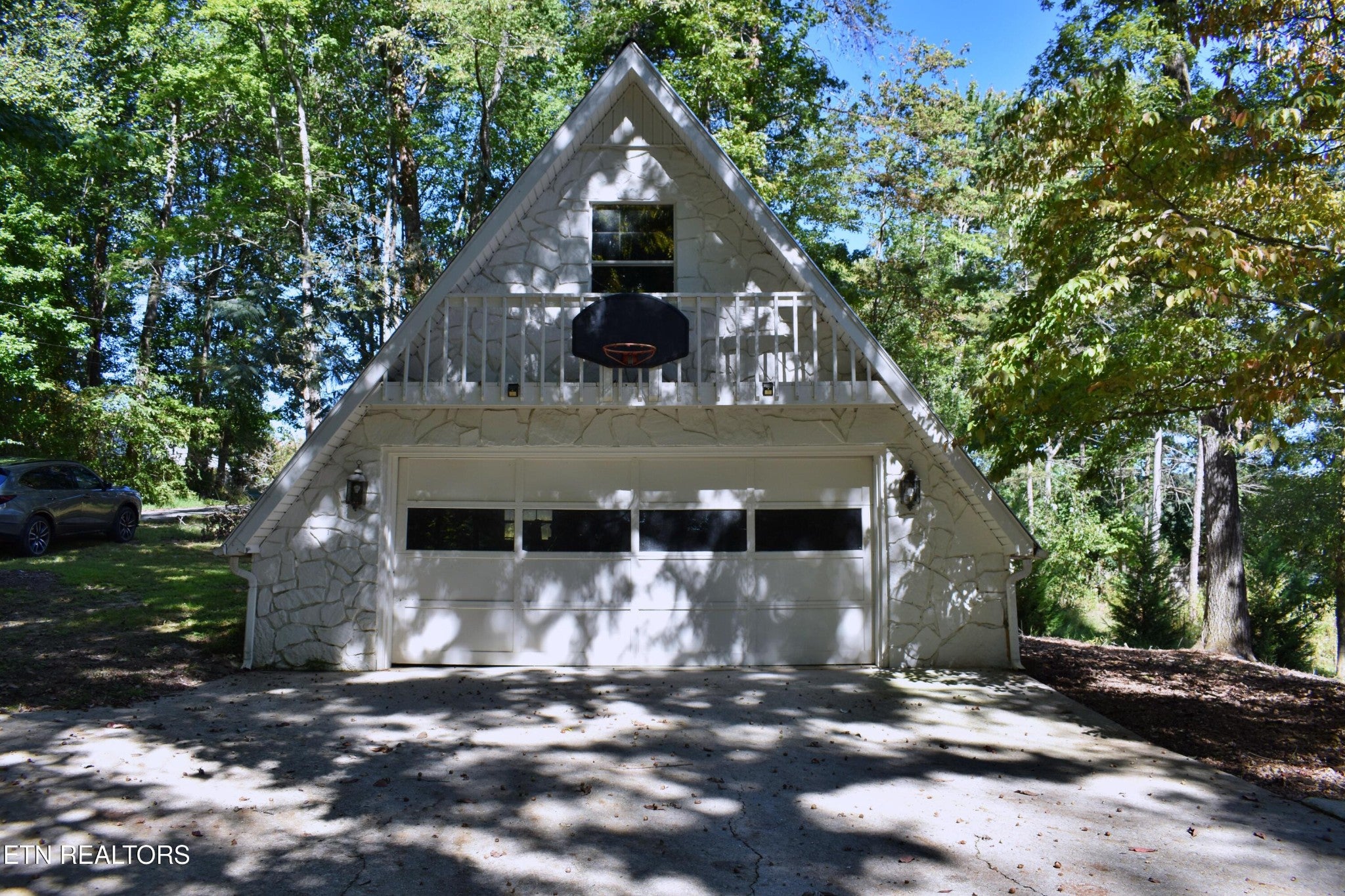 211 Dabbs Drive