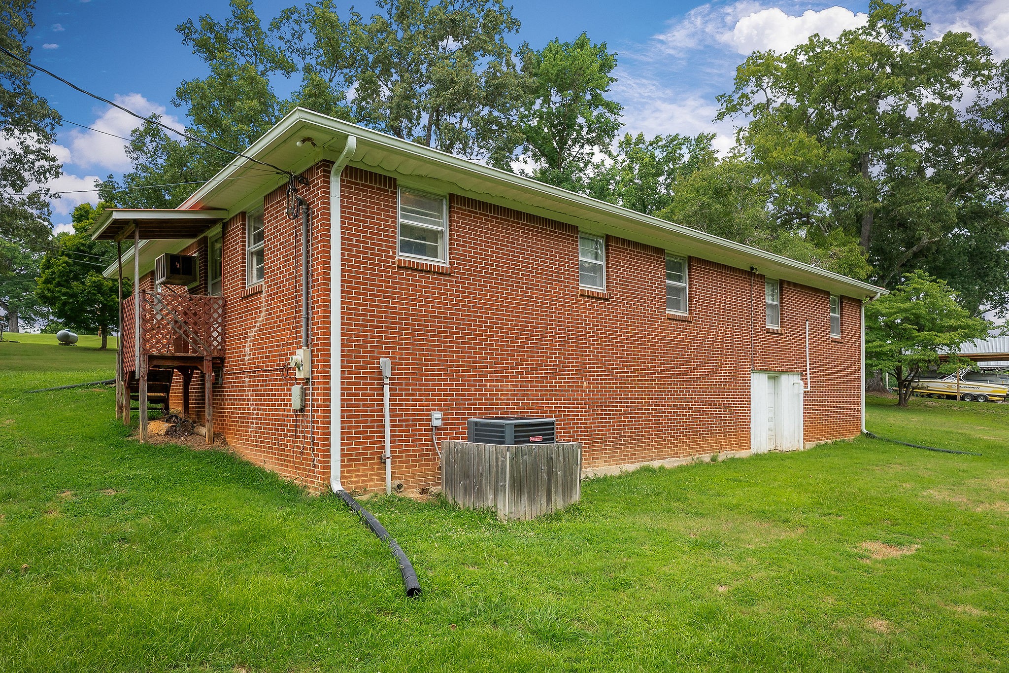 121 Pat Carr Ln