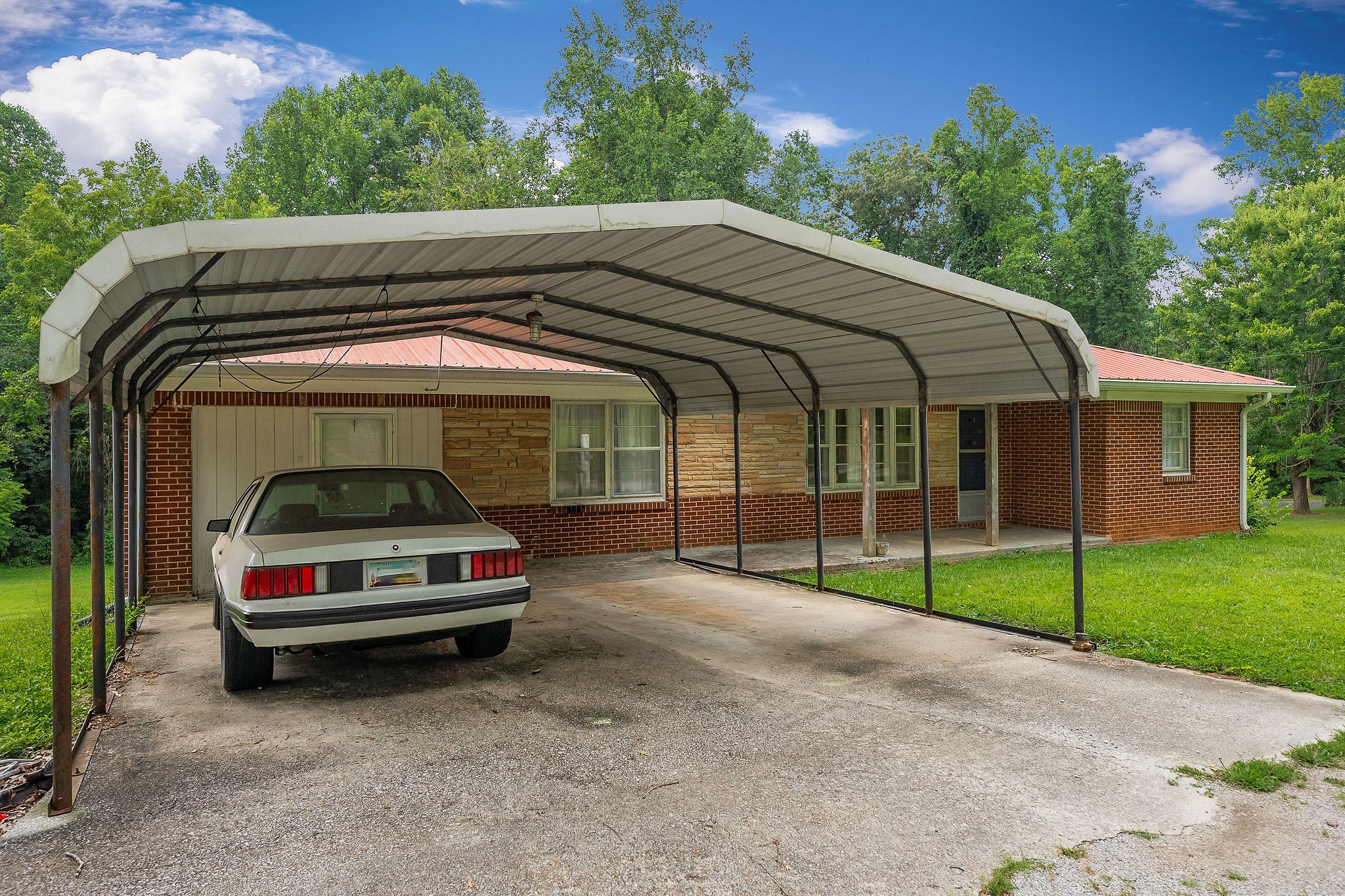 121 Pat Carr Ln