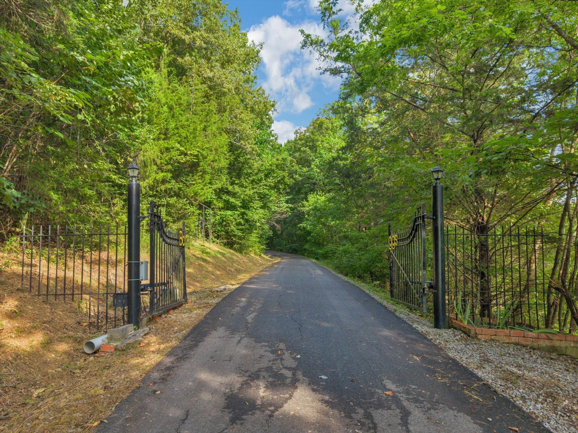 500 Long Hollow Rd
