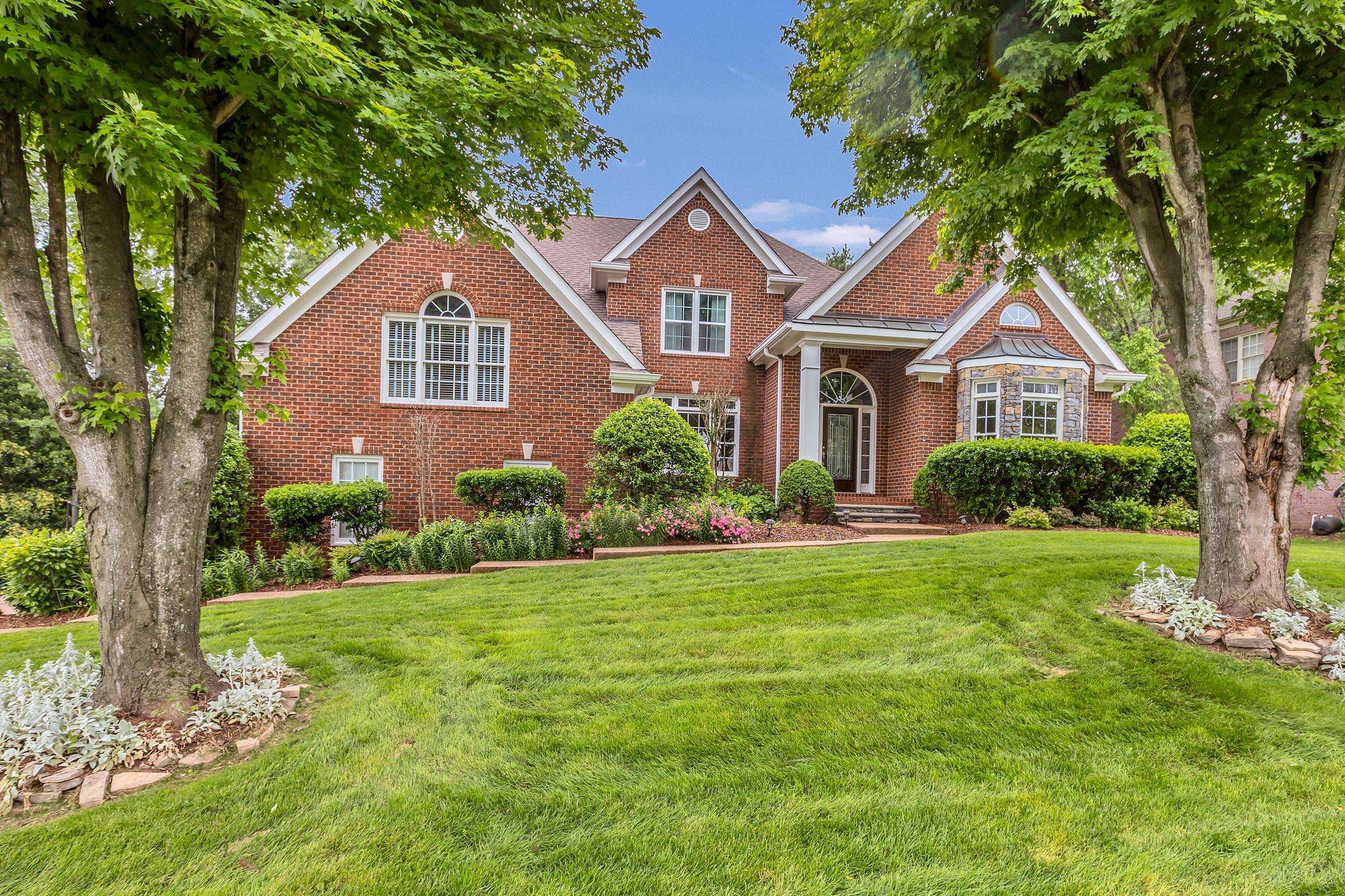 805 Walden Dr