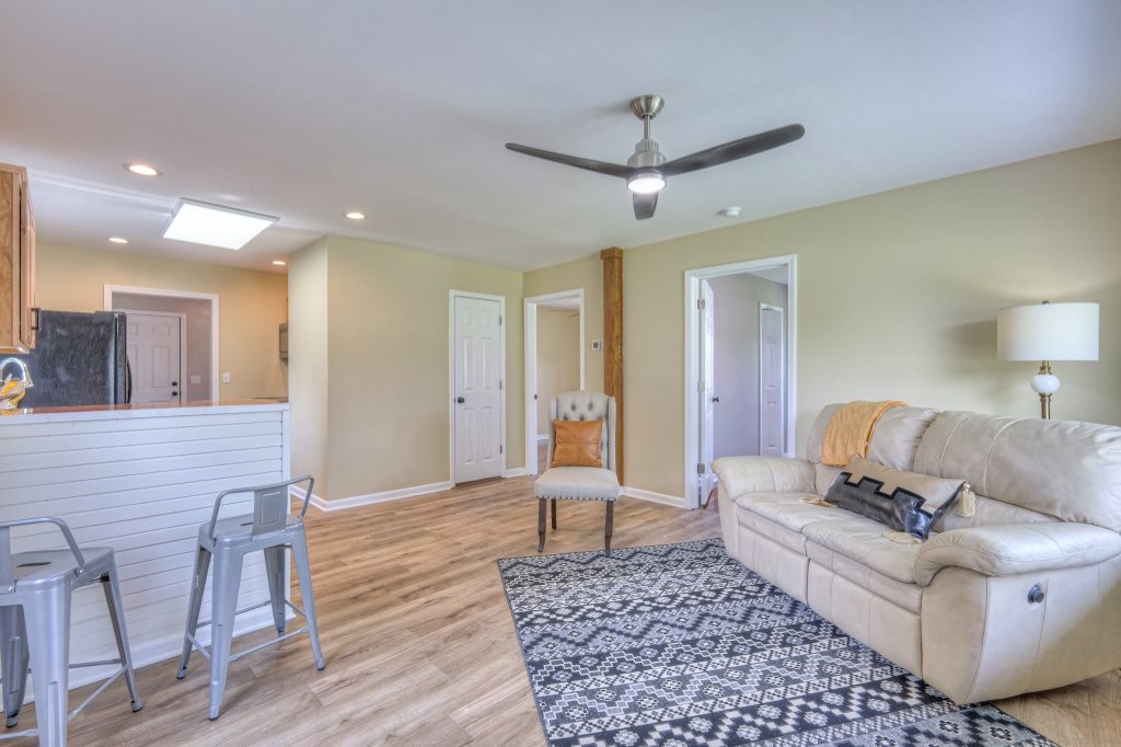 208 Gowan Dr