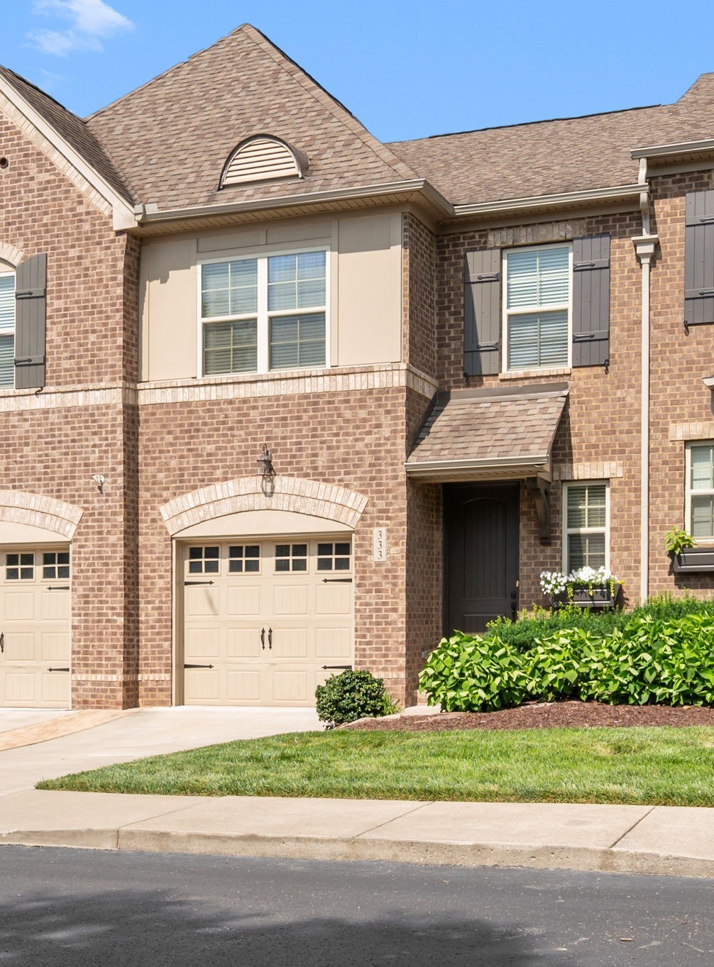 Photo 1 of 33 — 333 Coronado Pvt Cir, Hendersonville, TN 37075