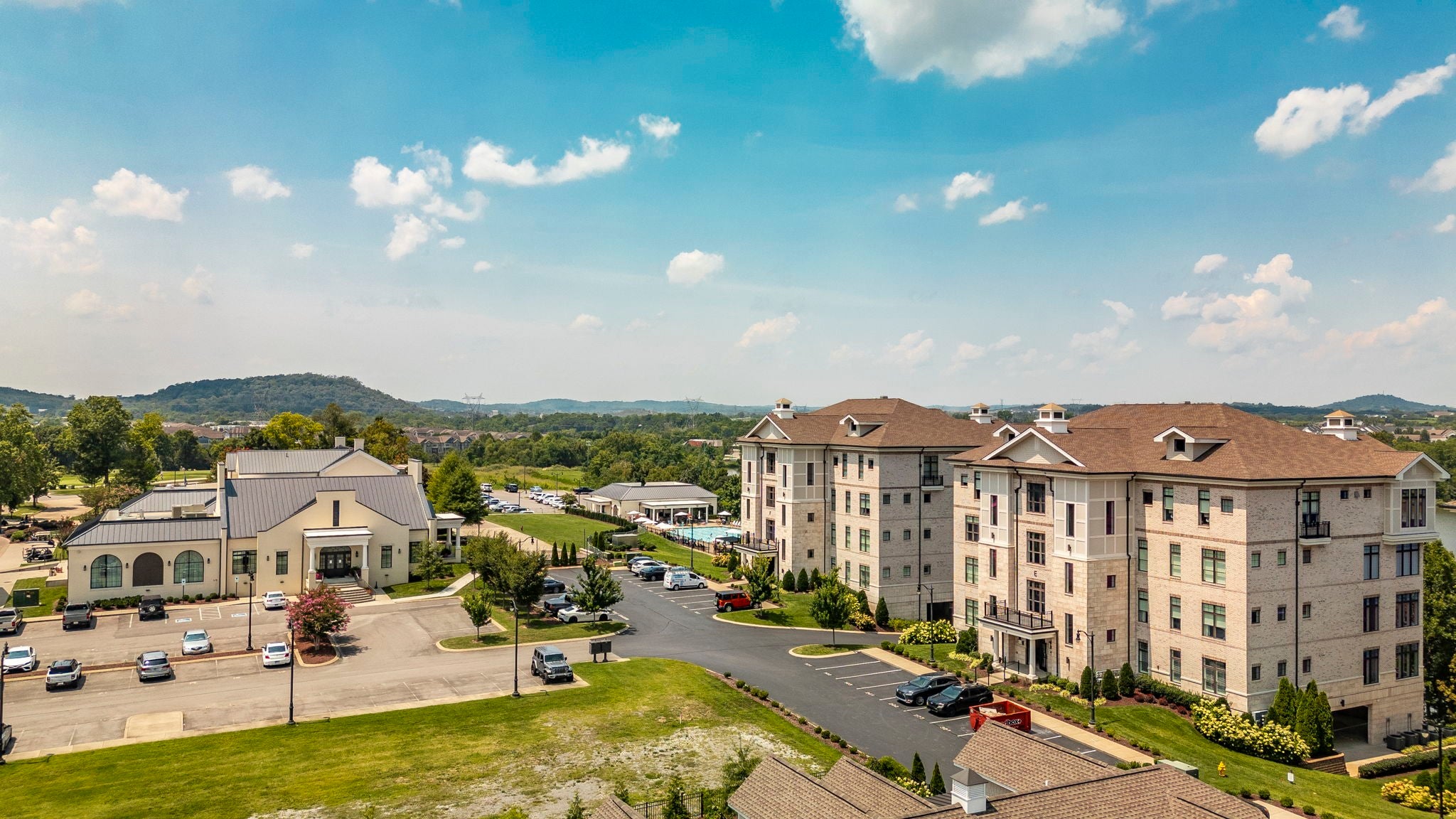 1024 Club View Dr E203