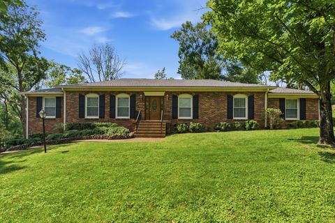 Photo of 631 Forest Park Dr, Brentwood, TN 37027 (MLS # 3230394)