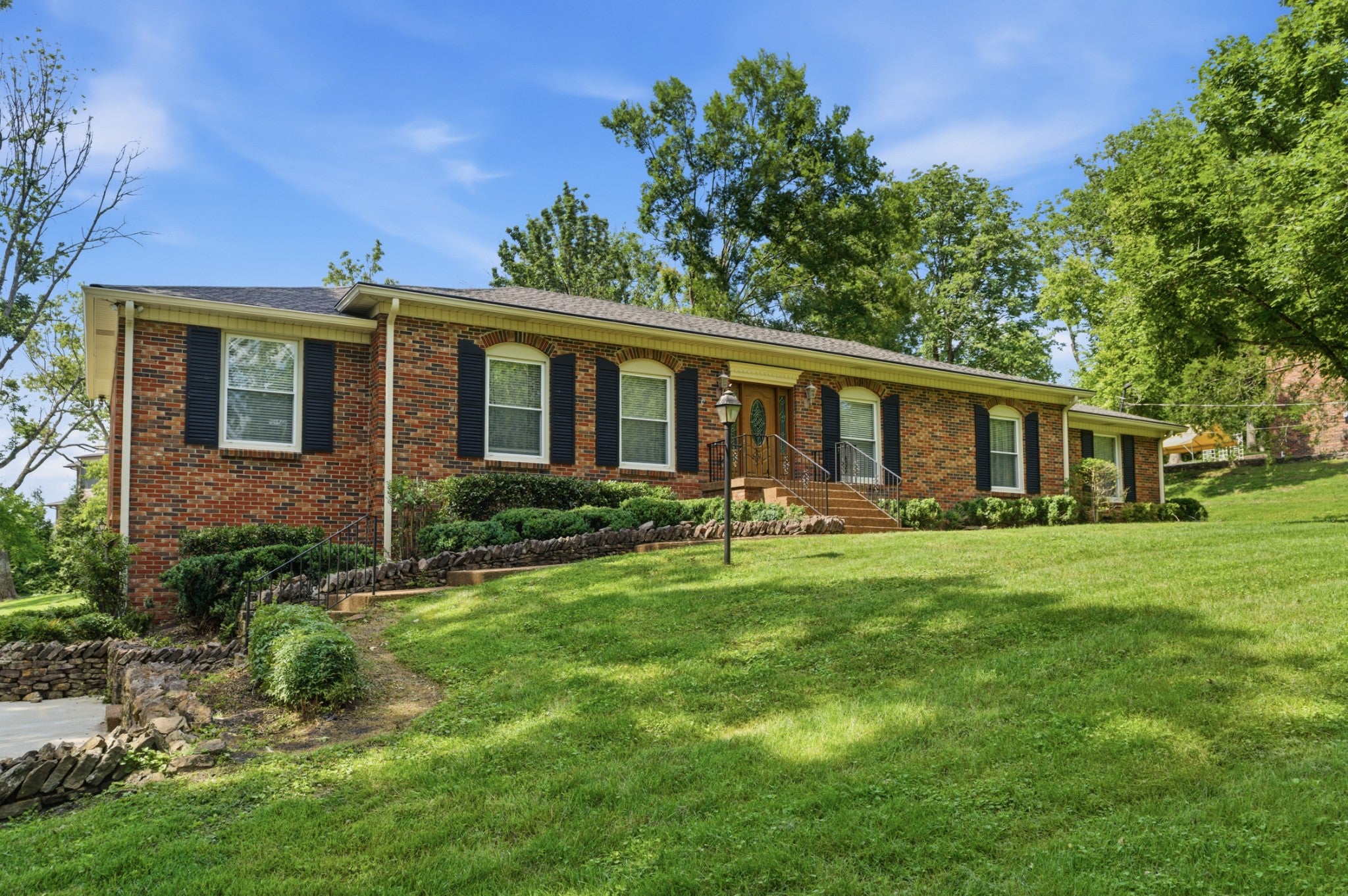 631 Forest Park Dr, Brentwood TN 37027 3-bed home, photo 3 of 30