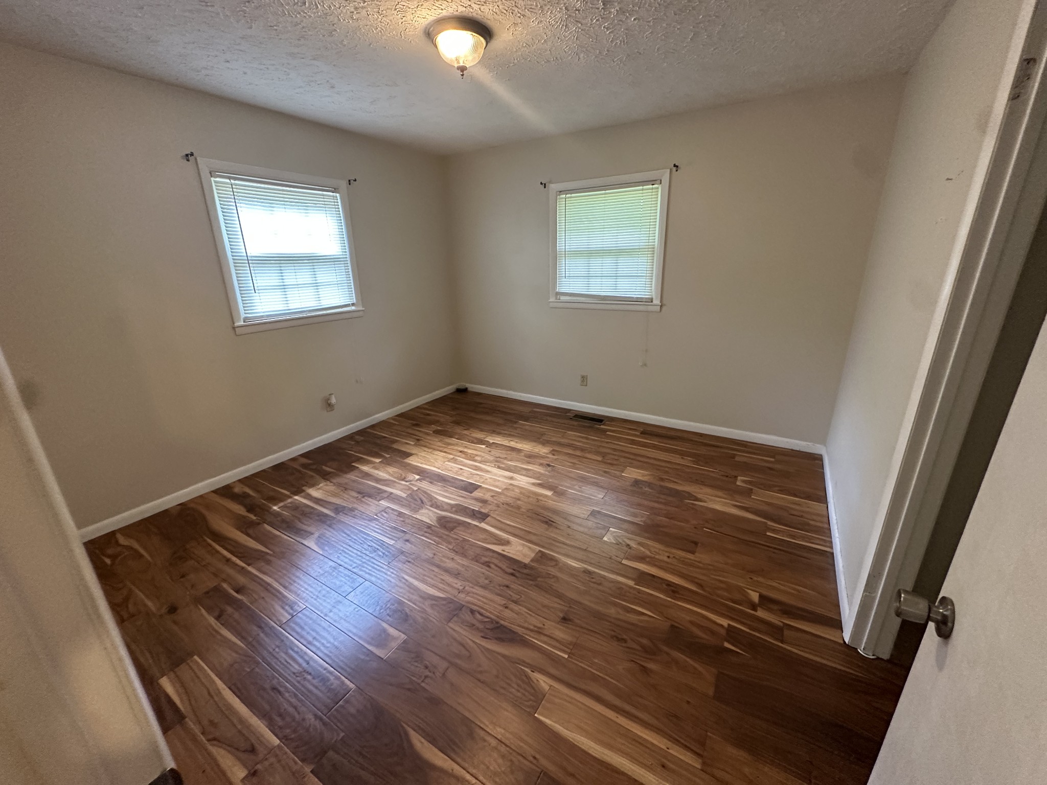 112 McCloud Ln