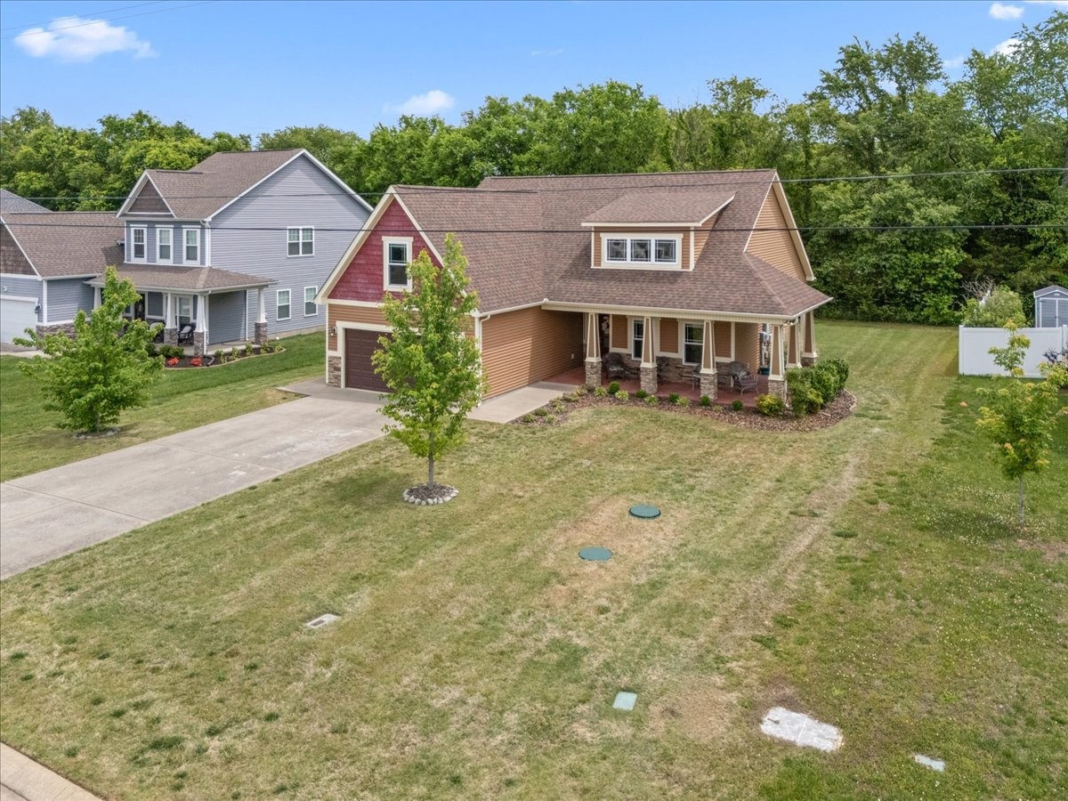 640 Laurel Ln