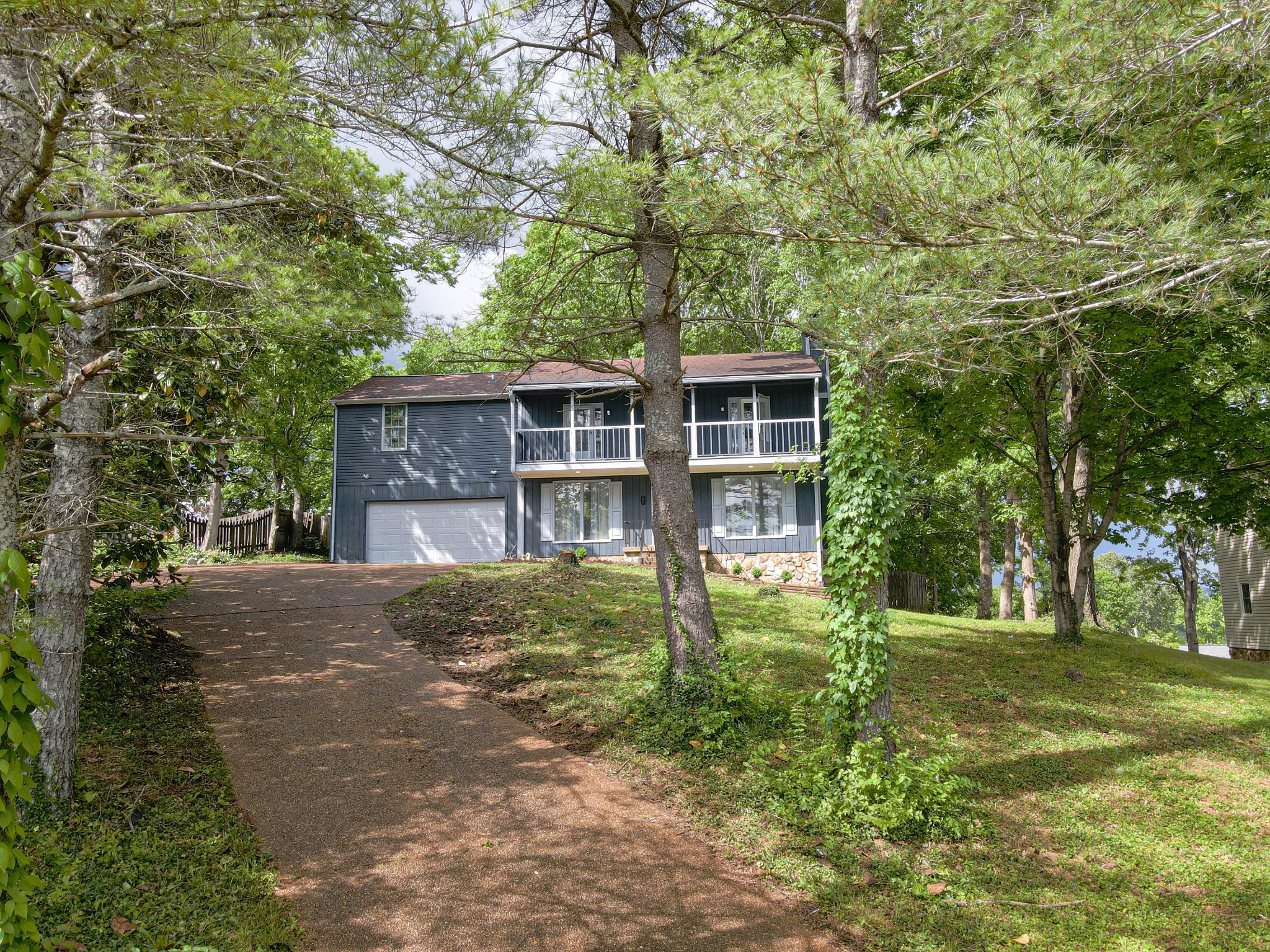 608 River Ridge Ct