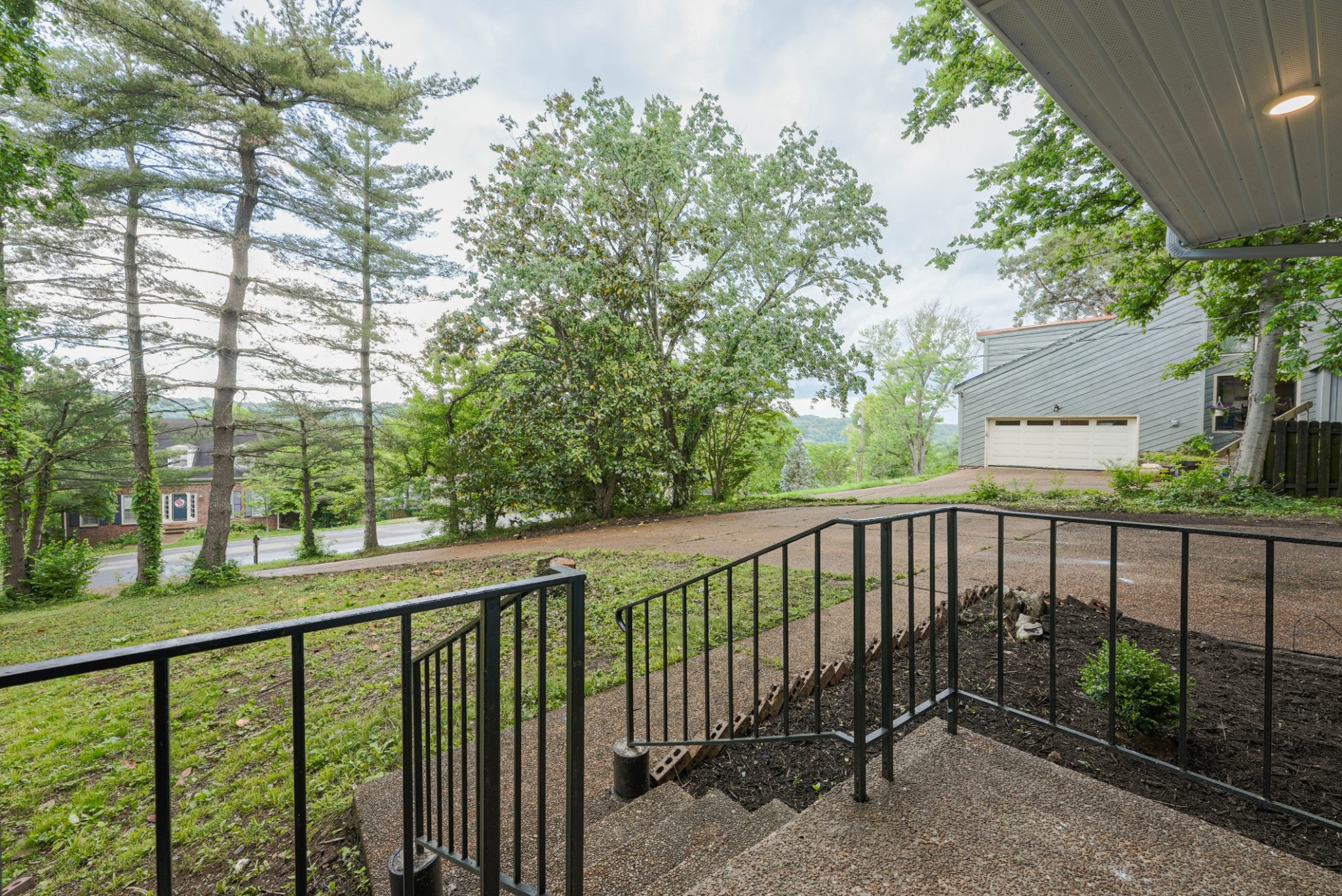 608 River Ridge Ct