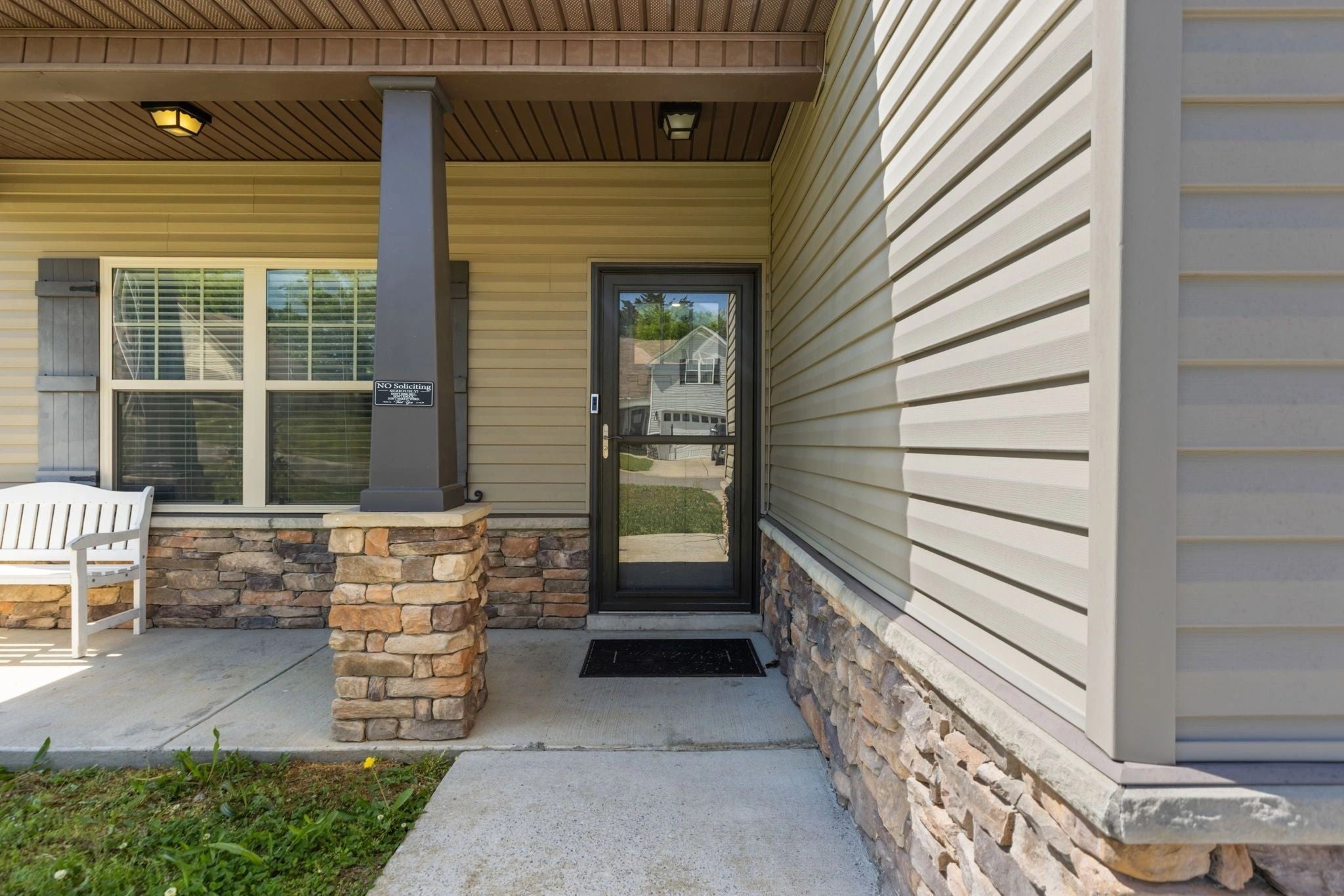 1431 Halverson Dr