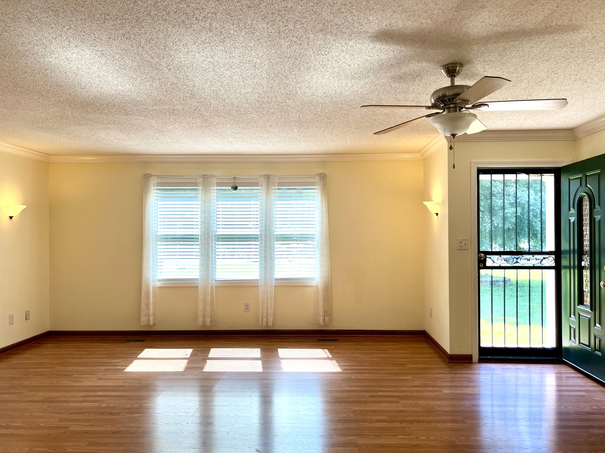 1036 Bowling Green Rd