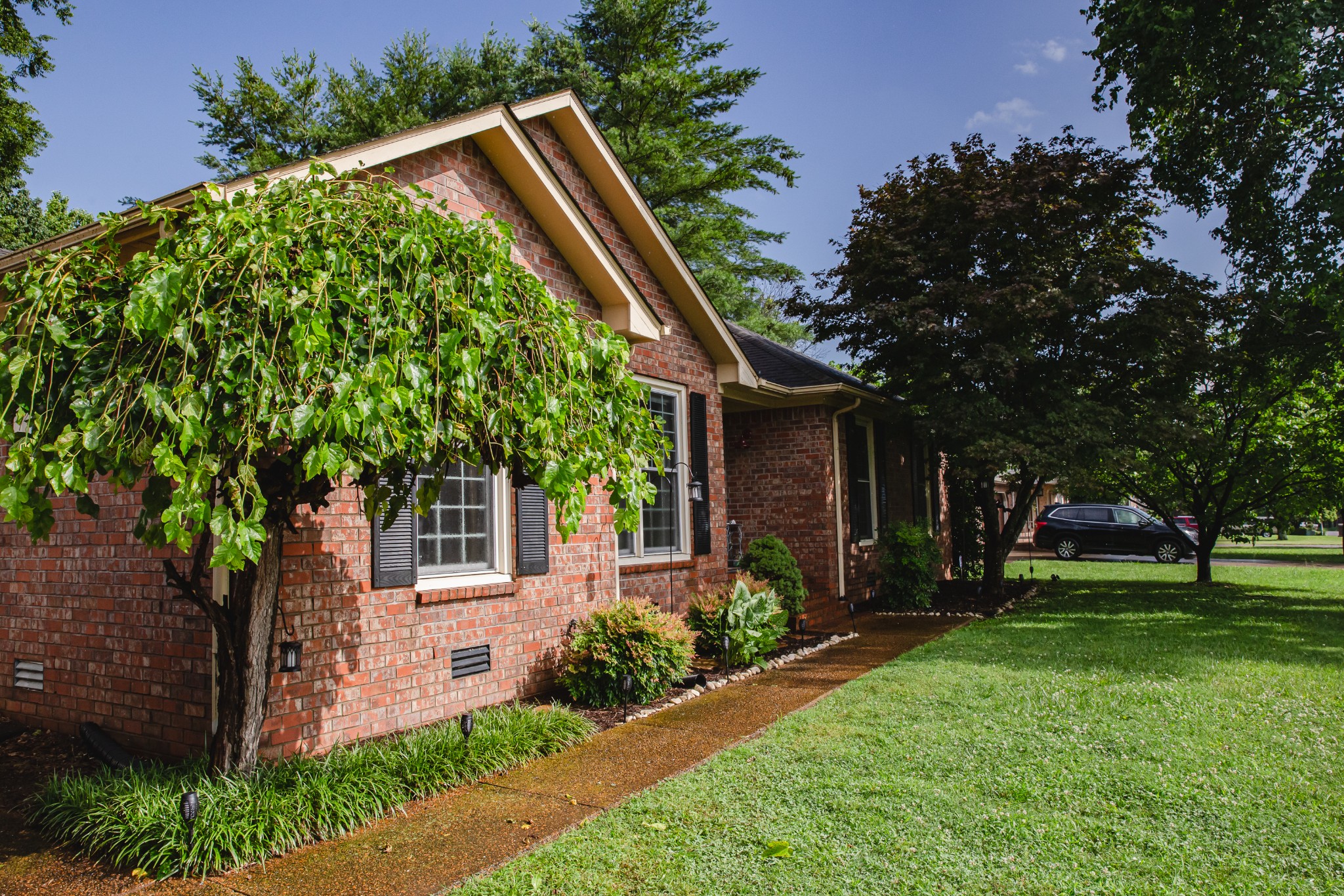 2014 Saddlebrook Dr