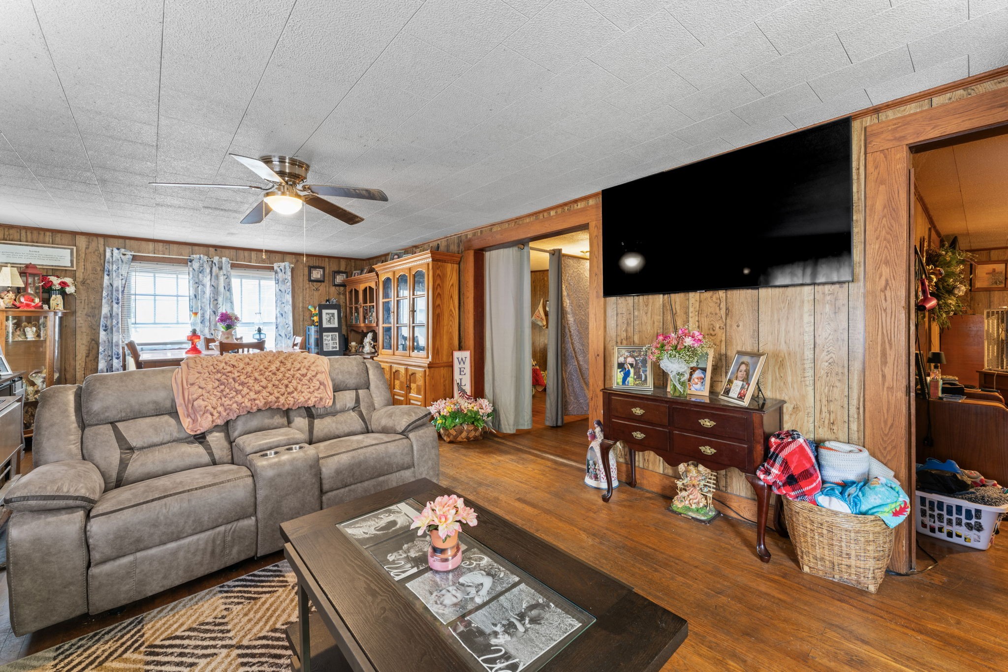 102 W Sparta St