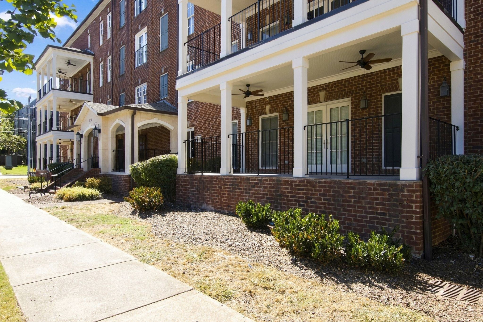 3210 W End Cir 102