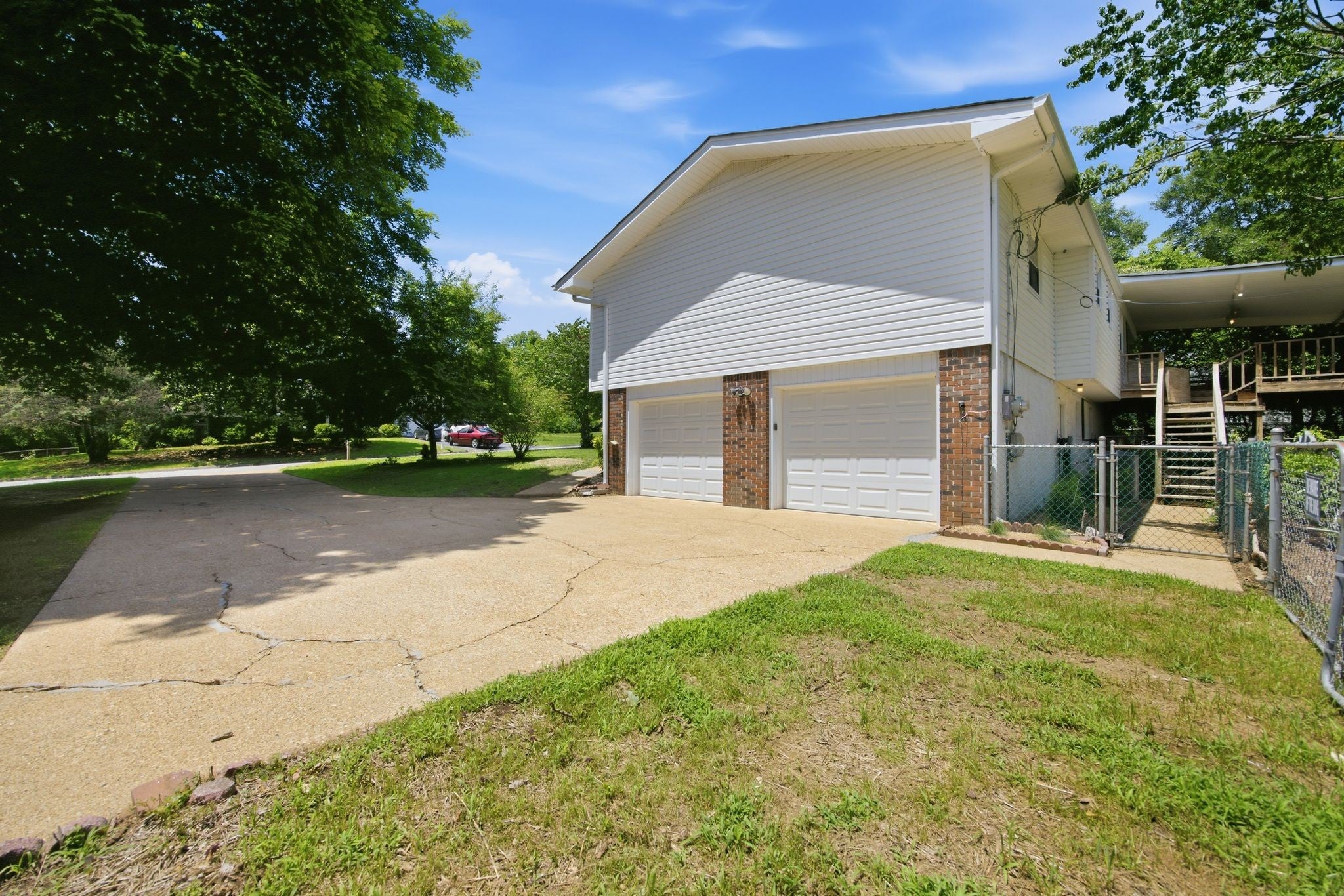 9103 Ole Farm Ln