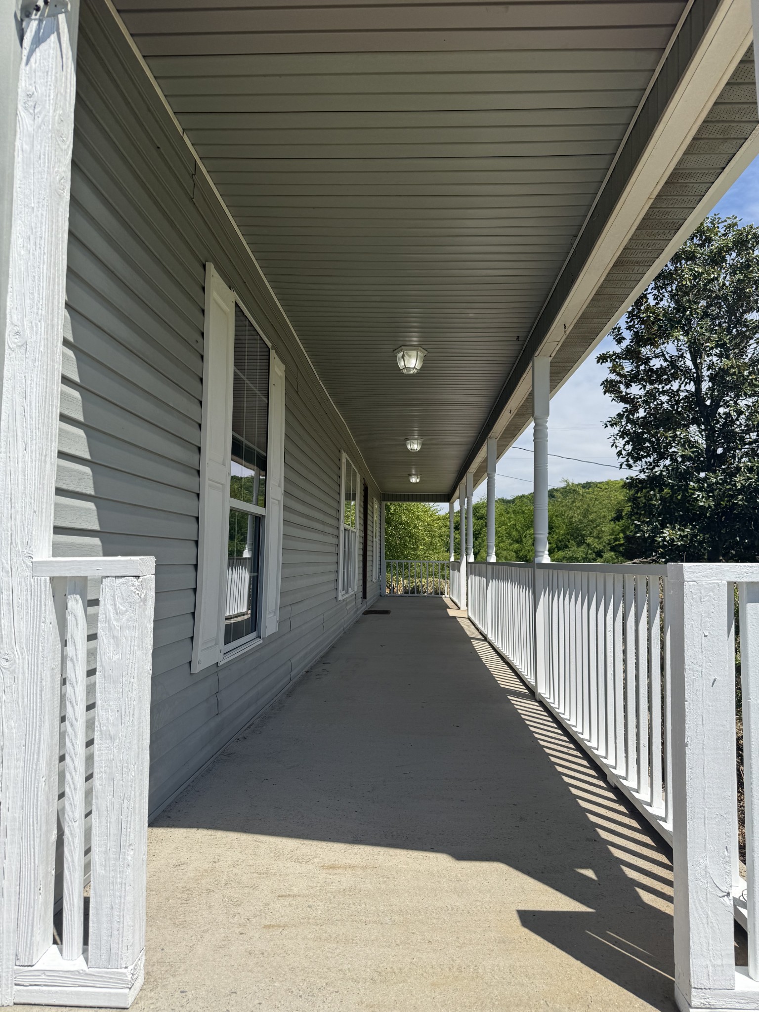 126 Simmons Ln