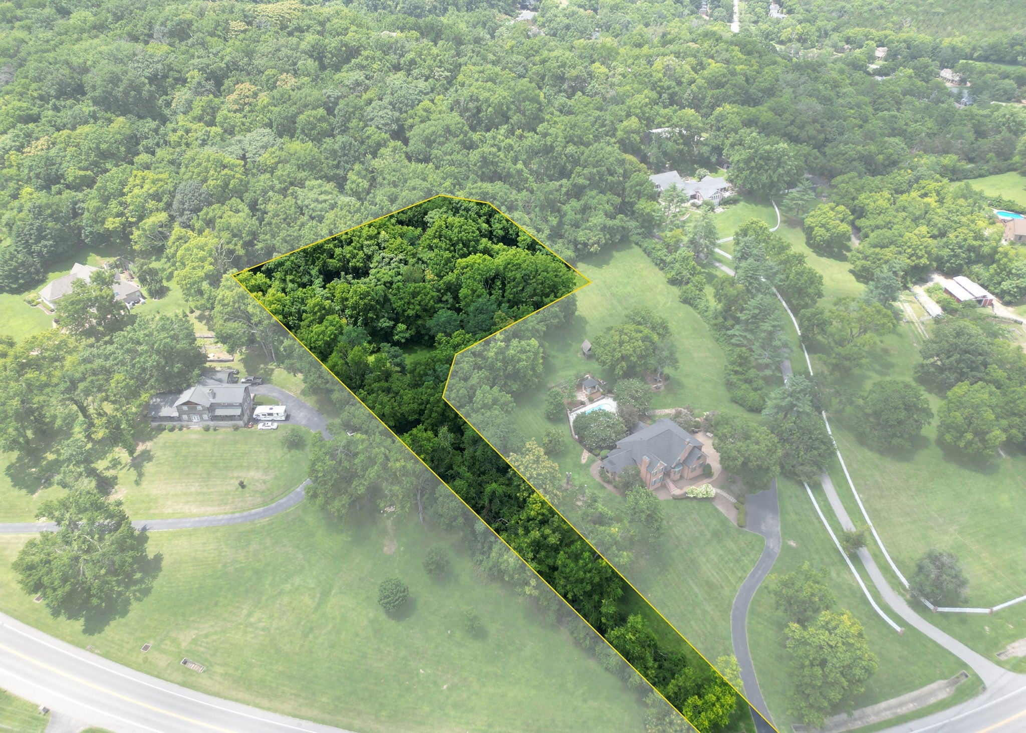 listing at 6020 Murray Ln, Brentwood