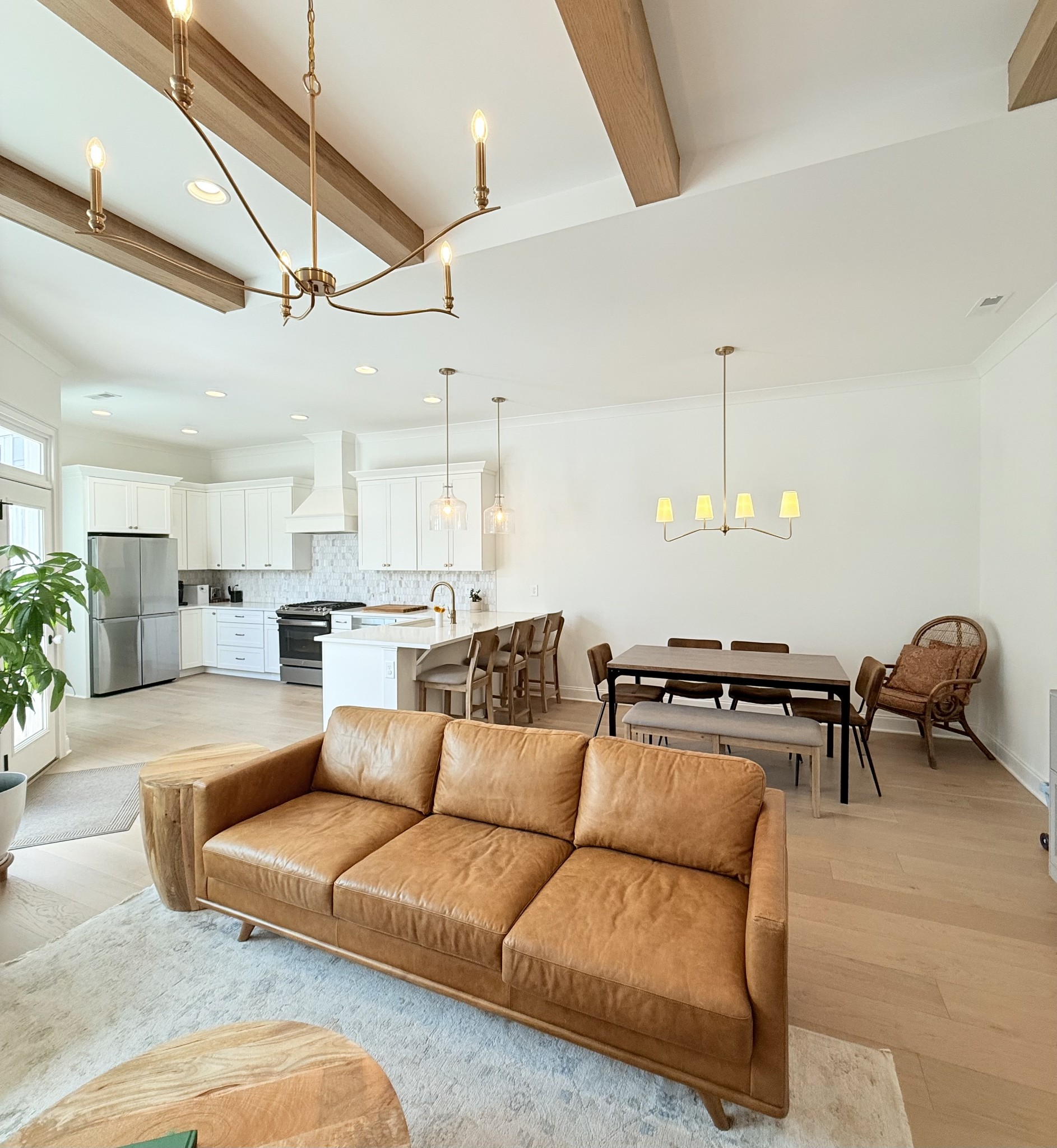 3006 Long Branch Cir
