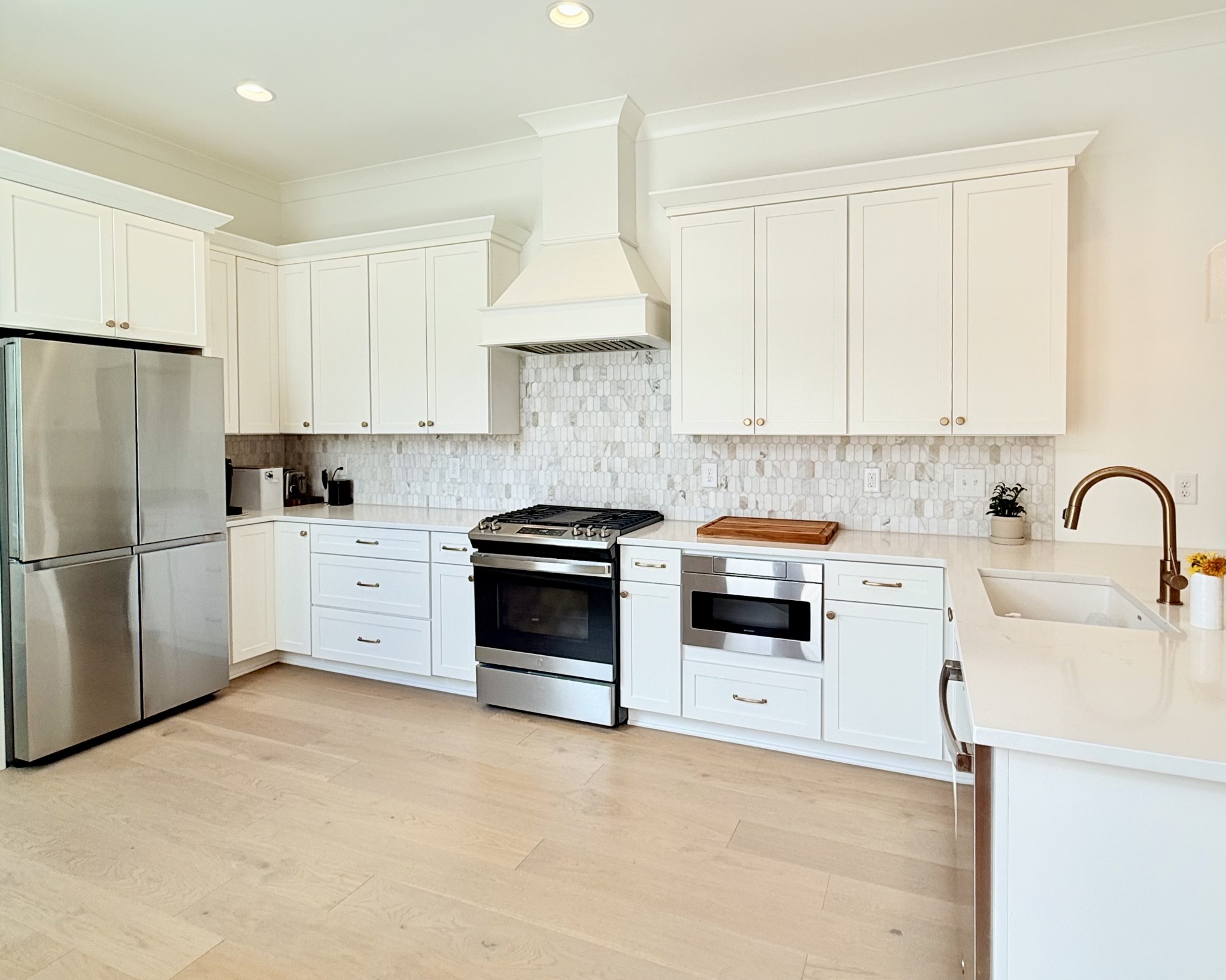 3006 Long Branch Cir
