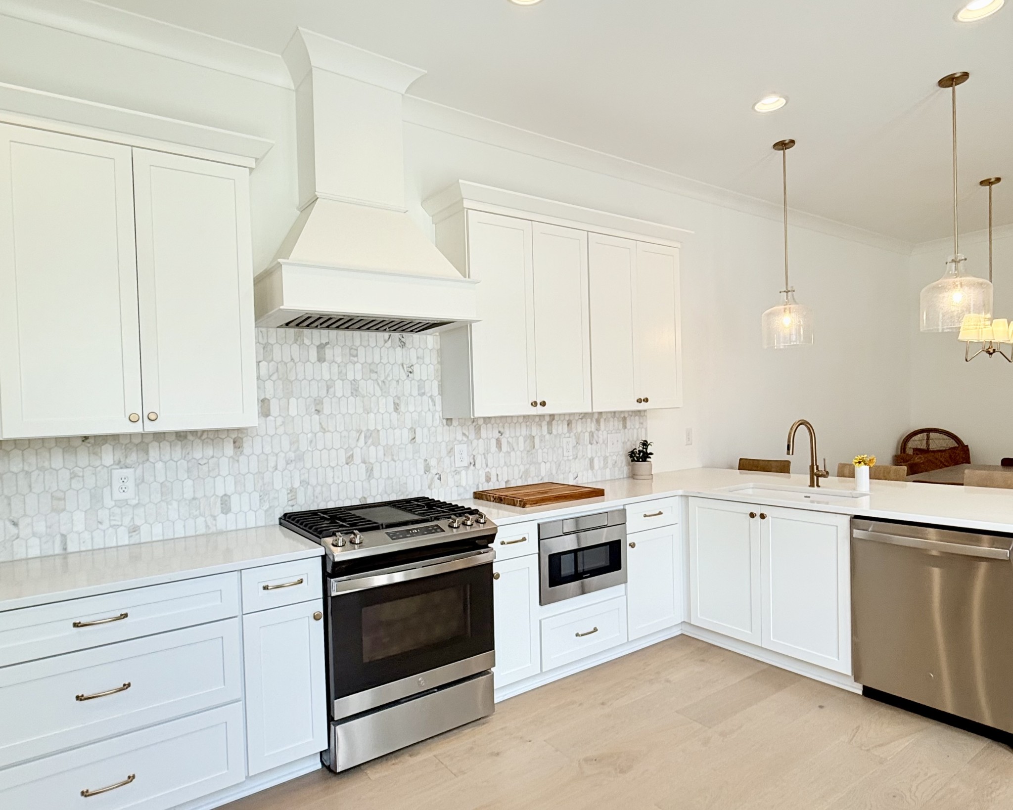 3006 Long Branch Cir