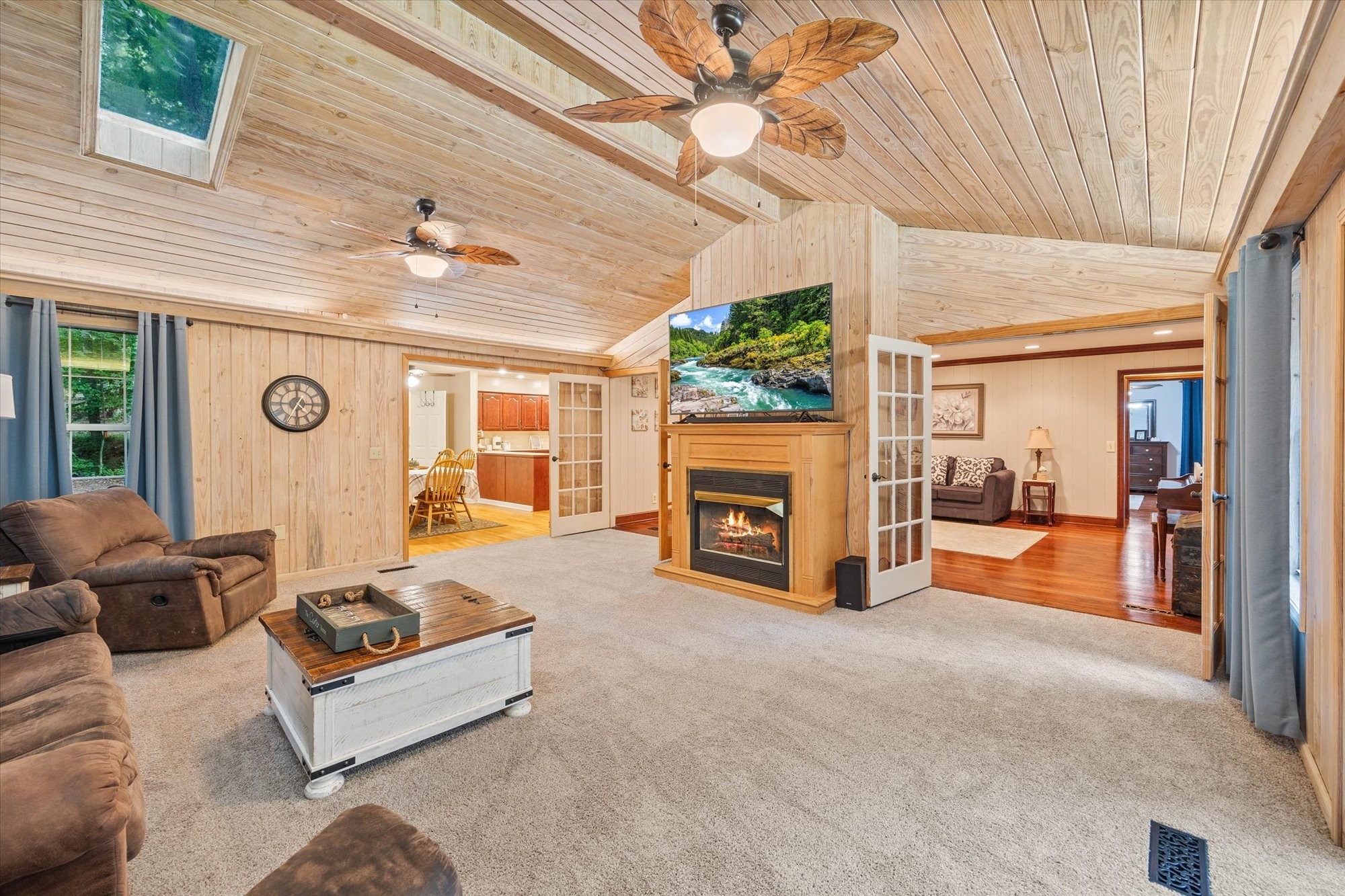 383 Hermitage Ave