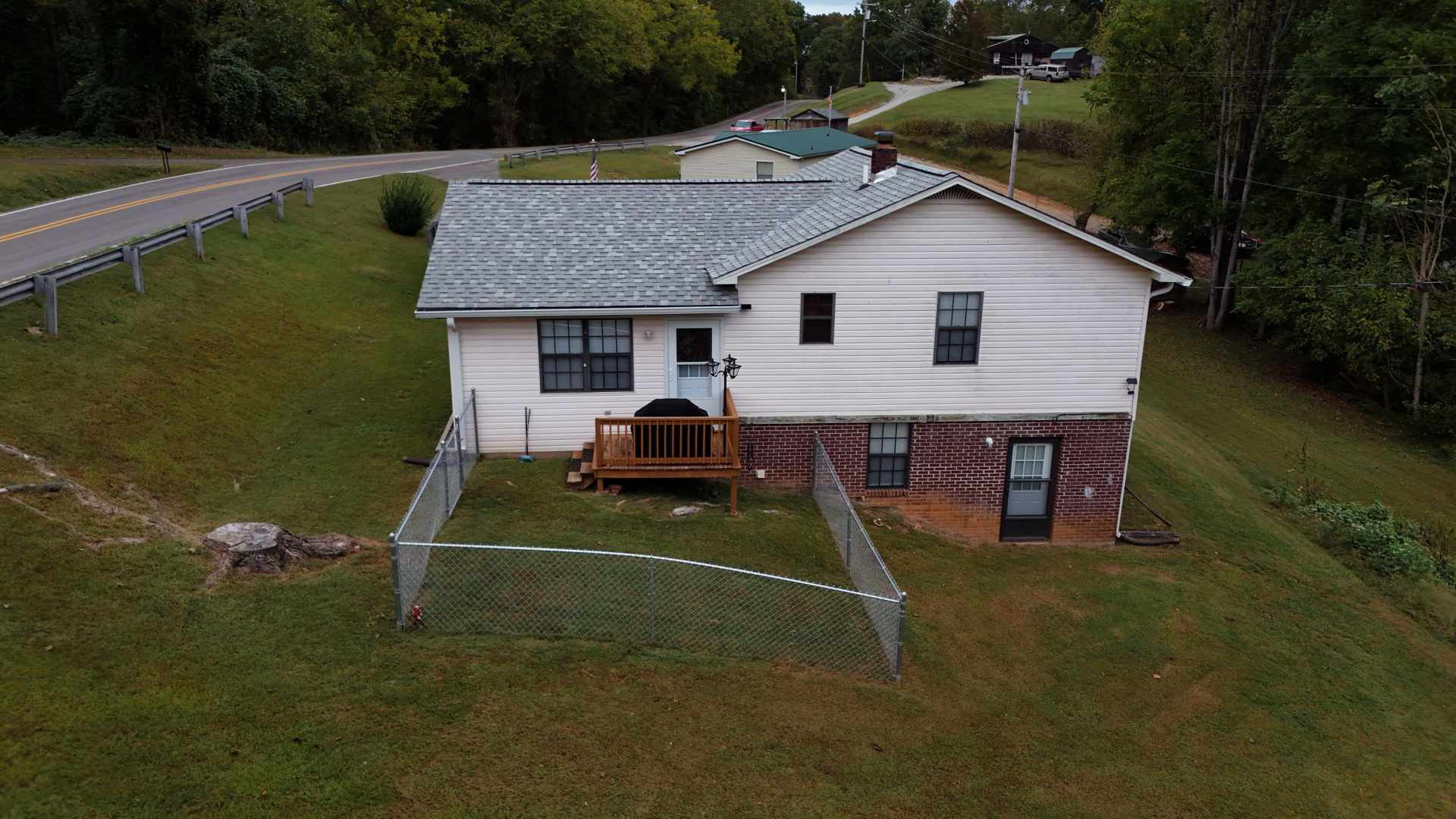 1825 Freehill Rd