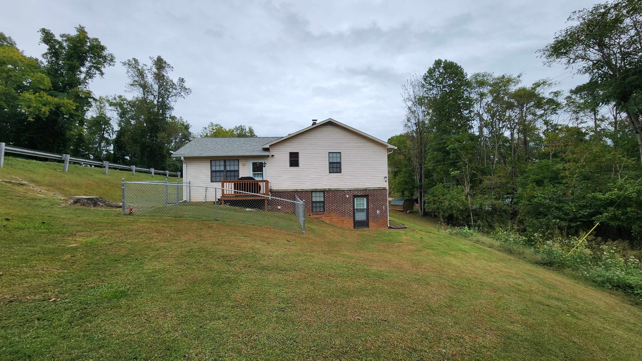 1825 Freehill Rd