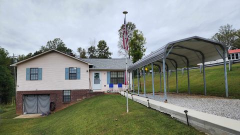 1825 Freehill Rd Celina TN 38551