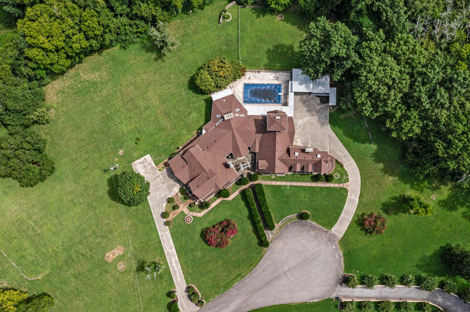 100 Pineywood Acres Dr