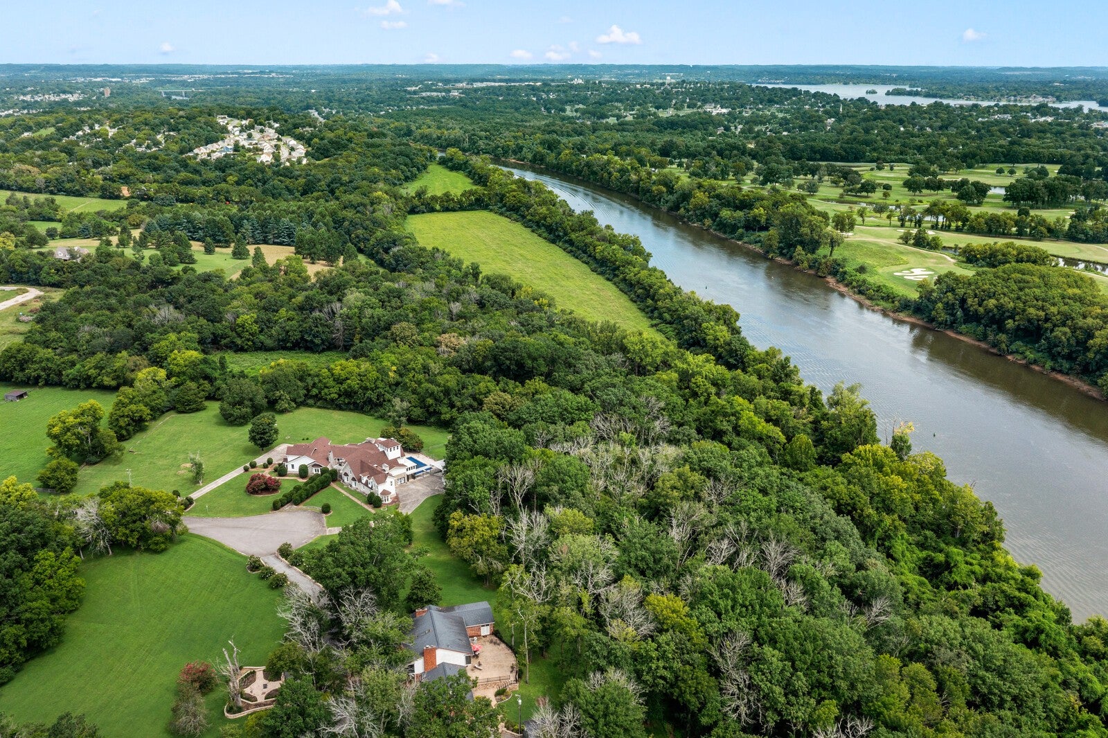100 Pineywood Acres Dr
