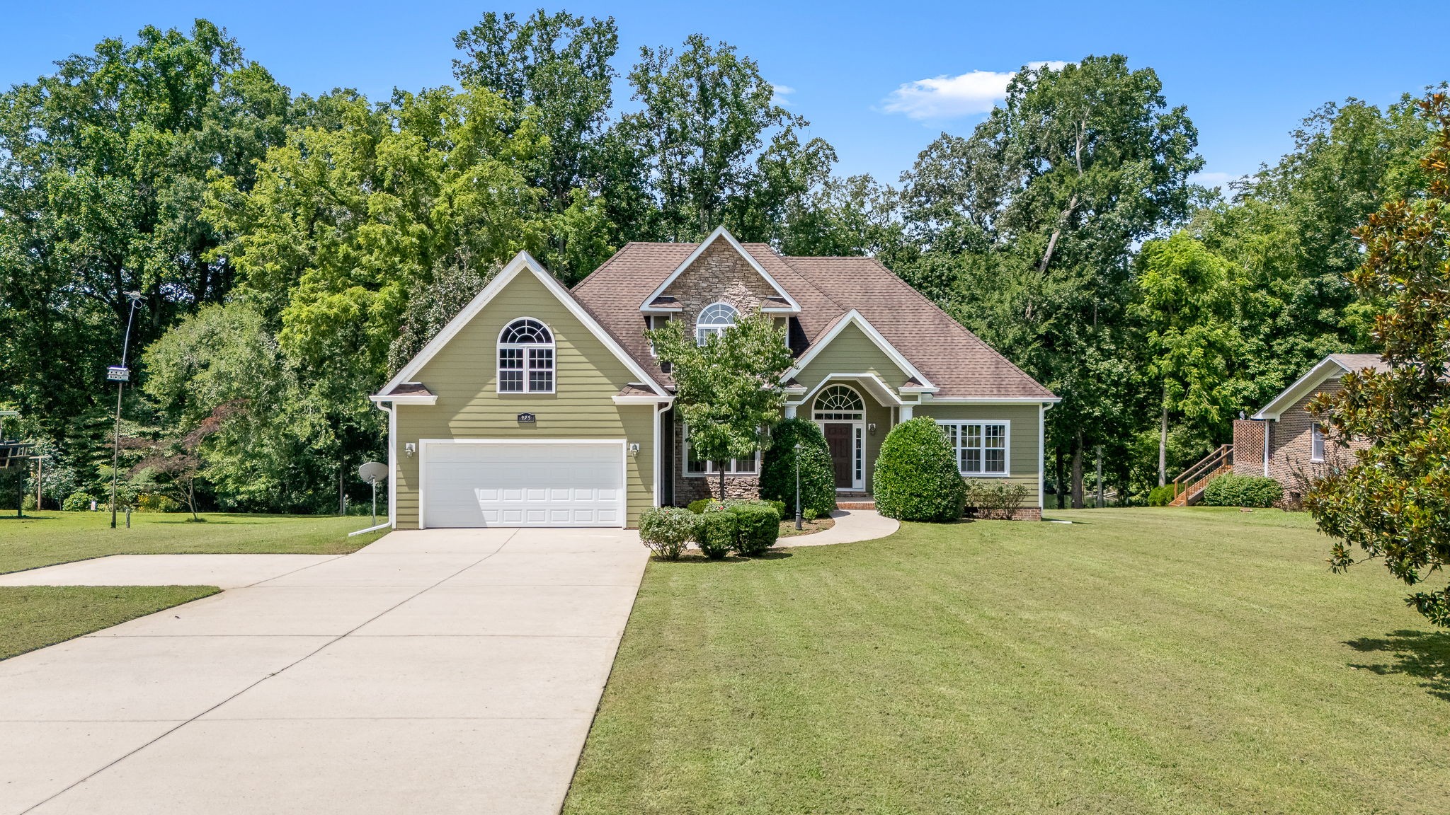 995 Dripping Springs Rd