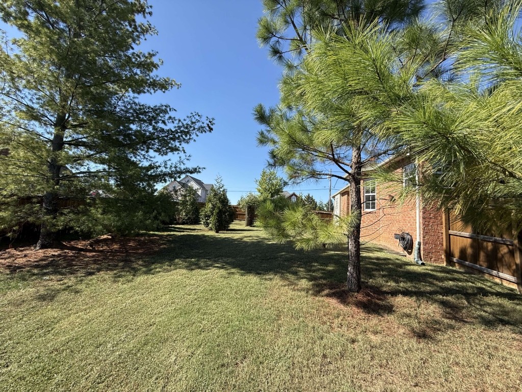 1190 Bothwell Pl