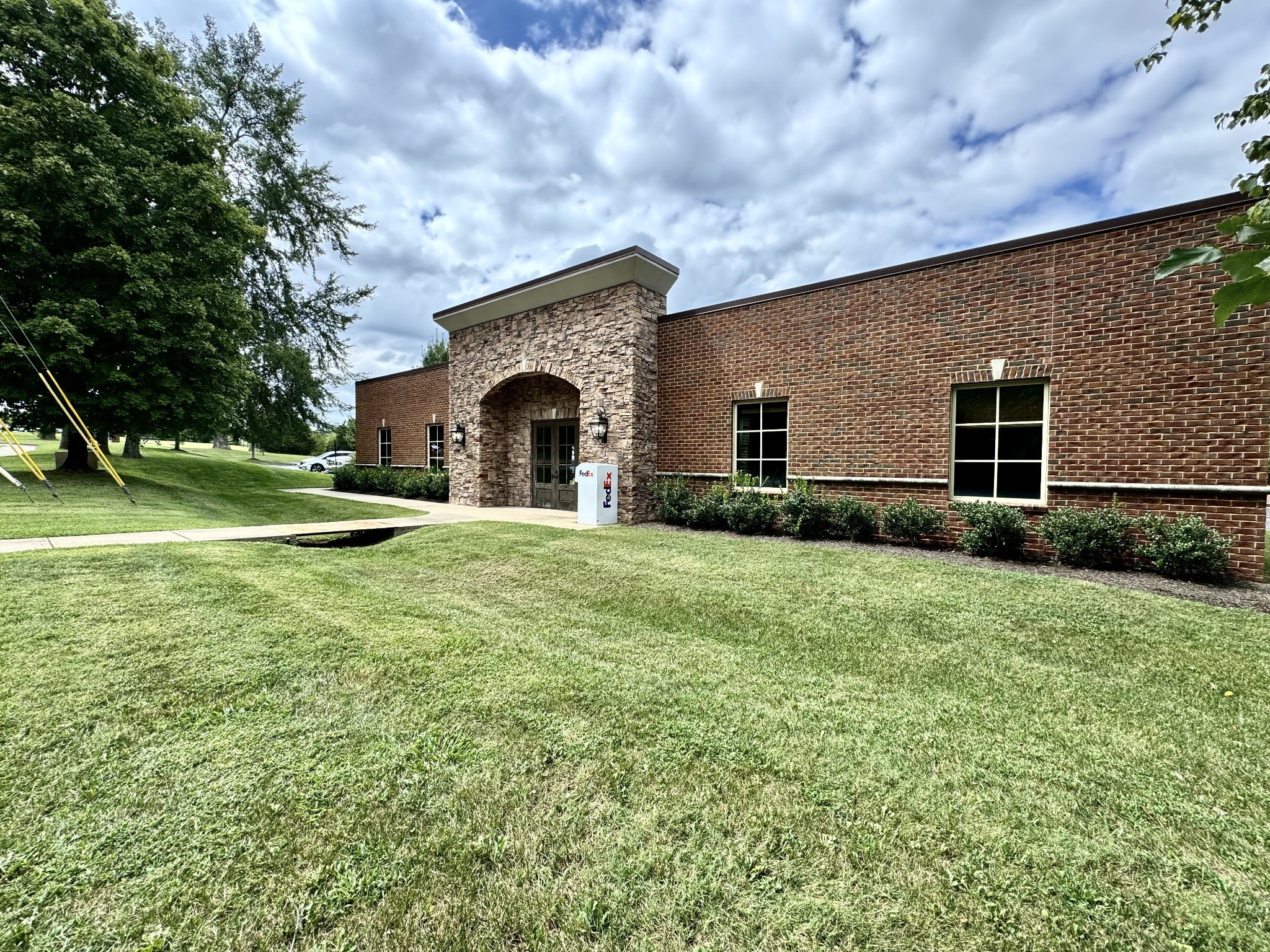 212 N Castle Heights Ave