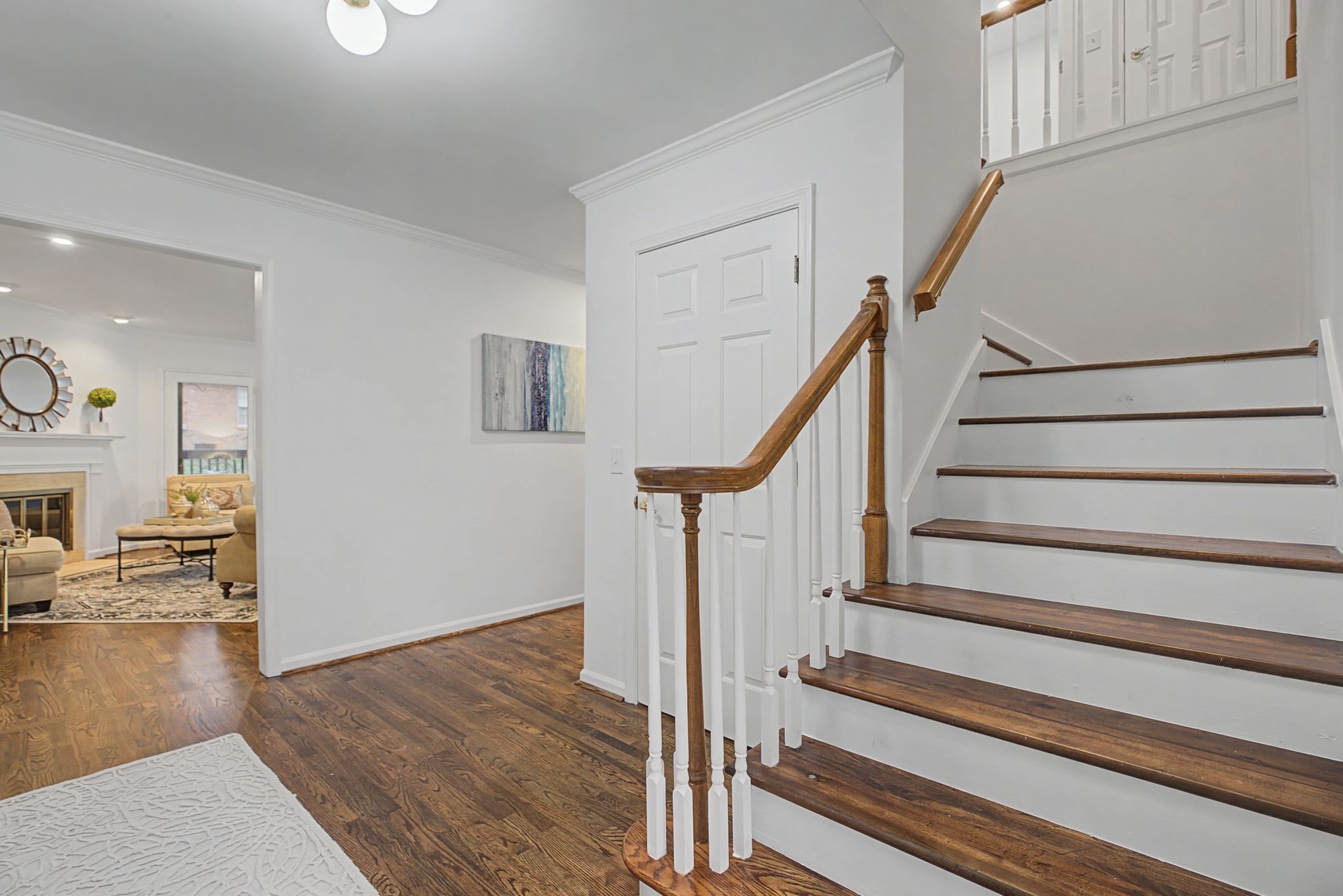 142 Hearthstone Manor Cir