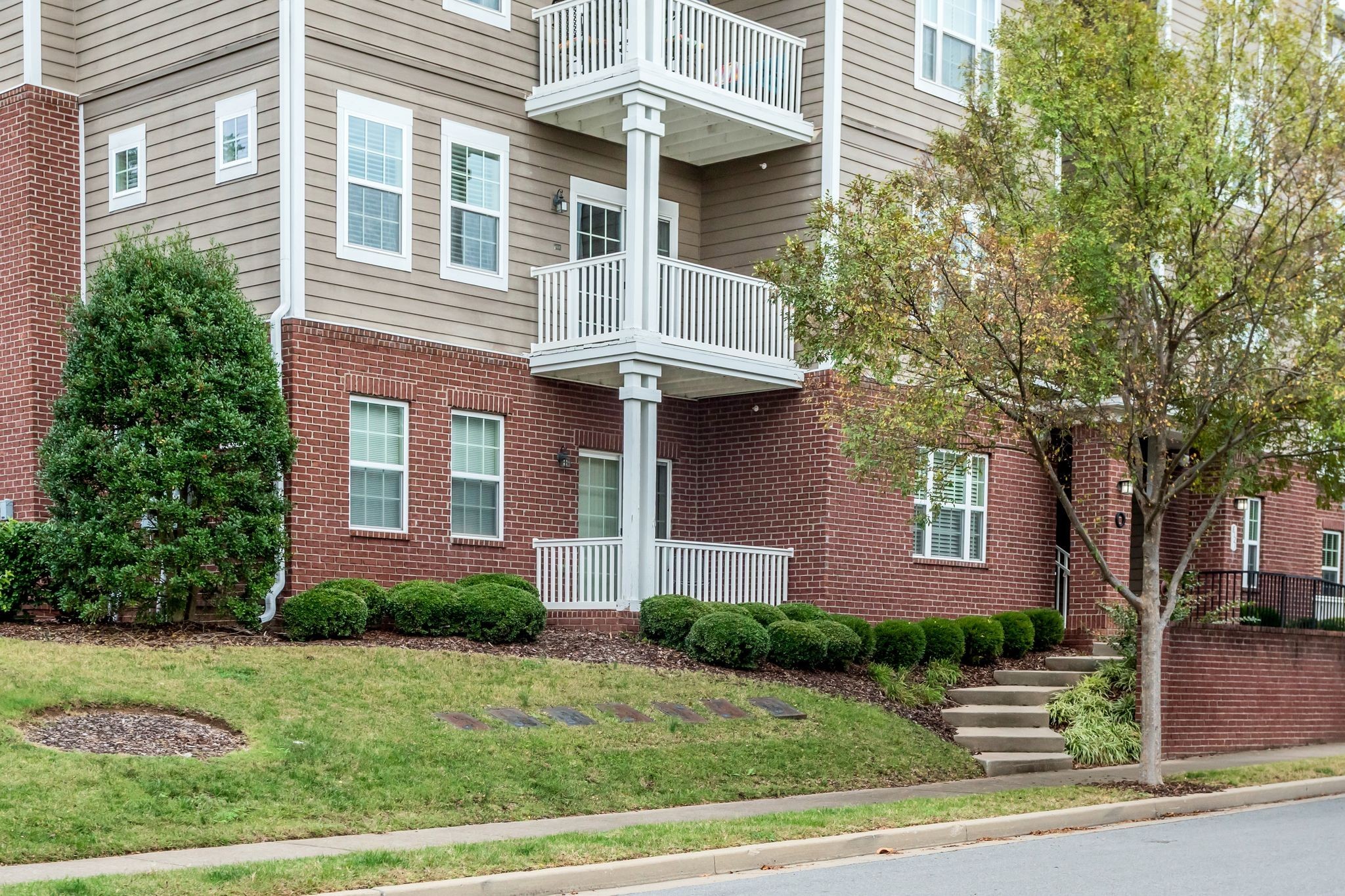 8121 Lenox Creekside Dr 3