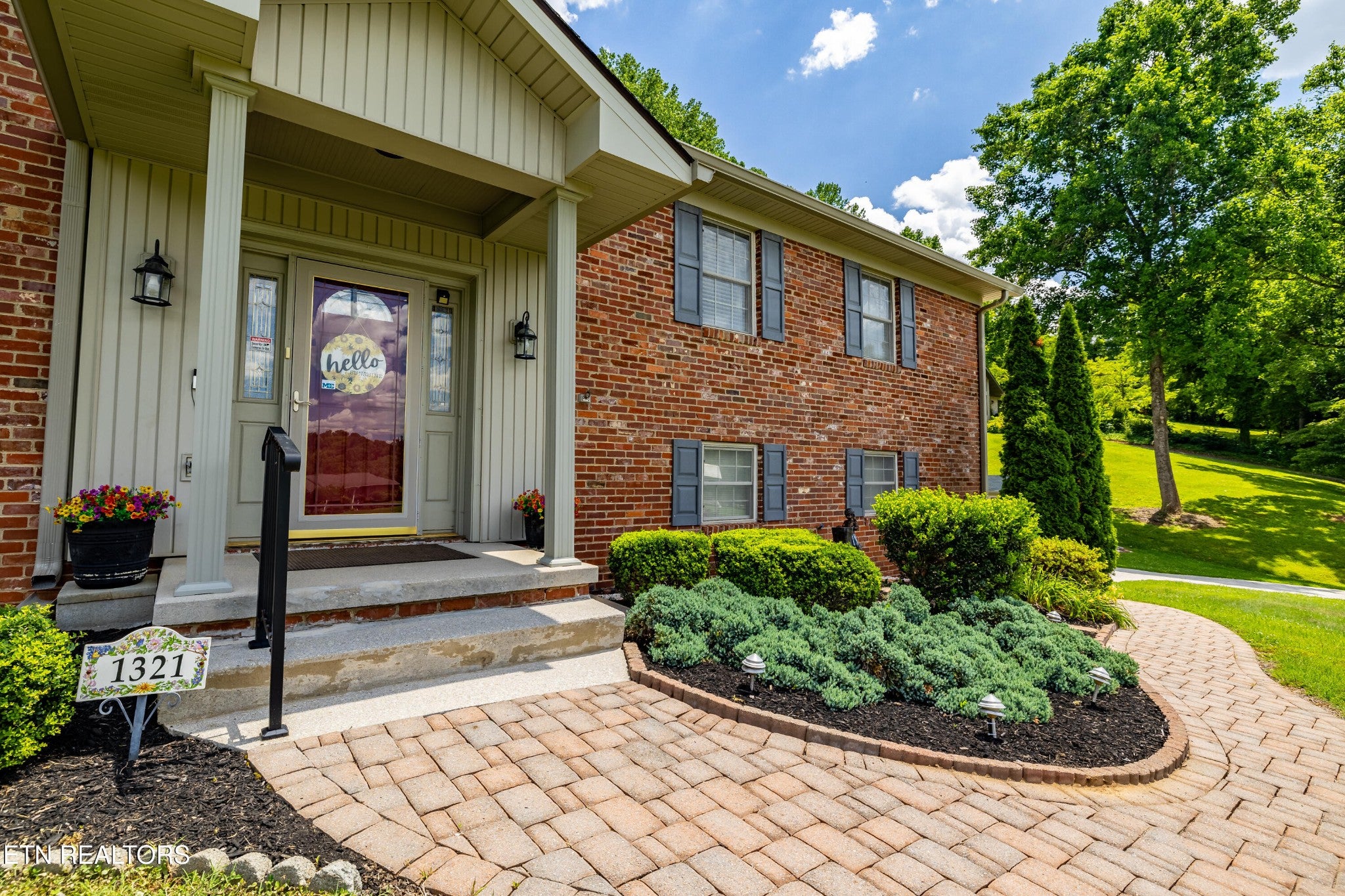 1321 Crestwood Drive