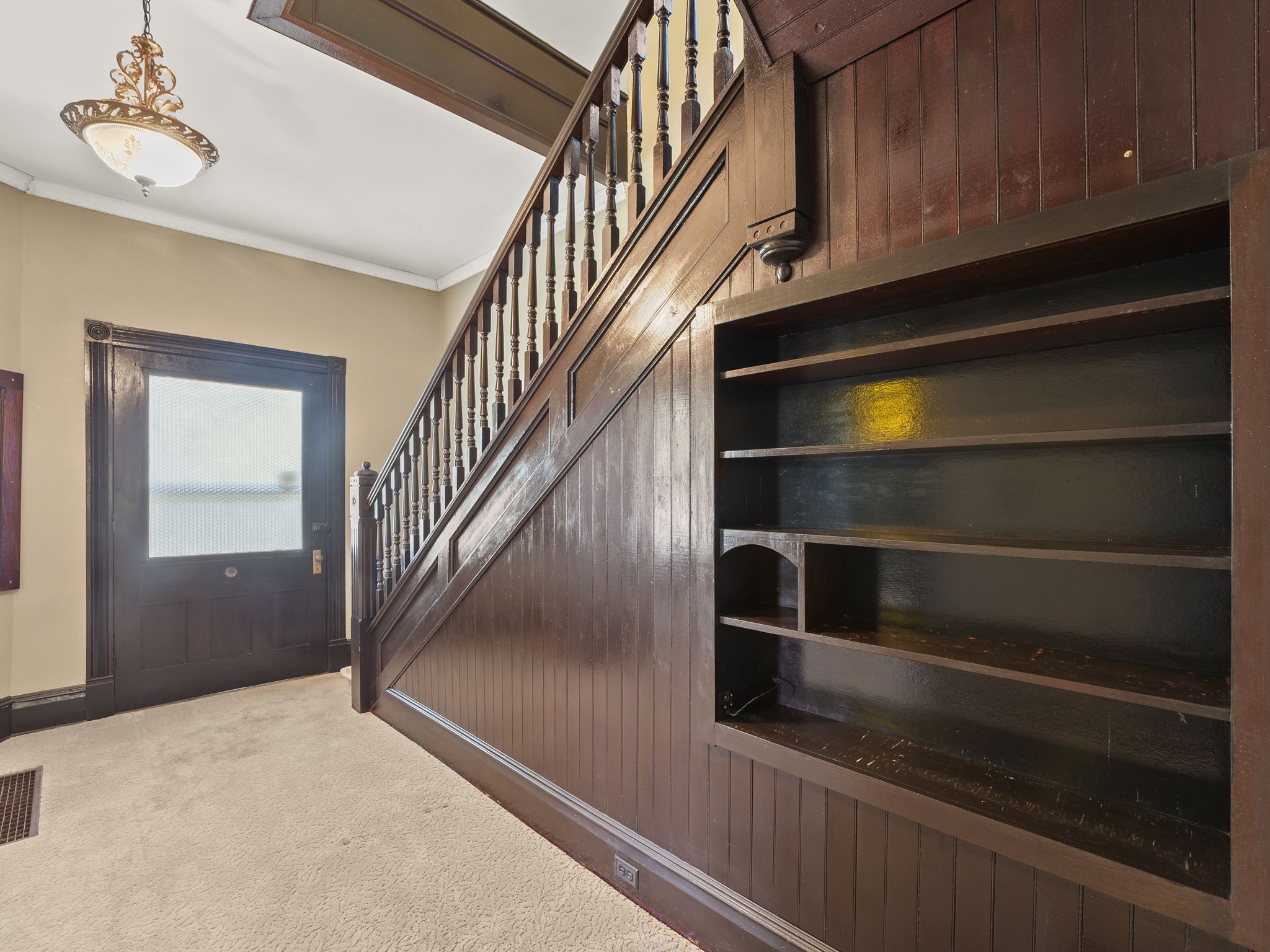 103 Cowan St W