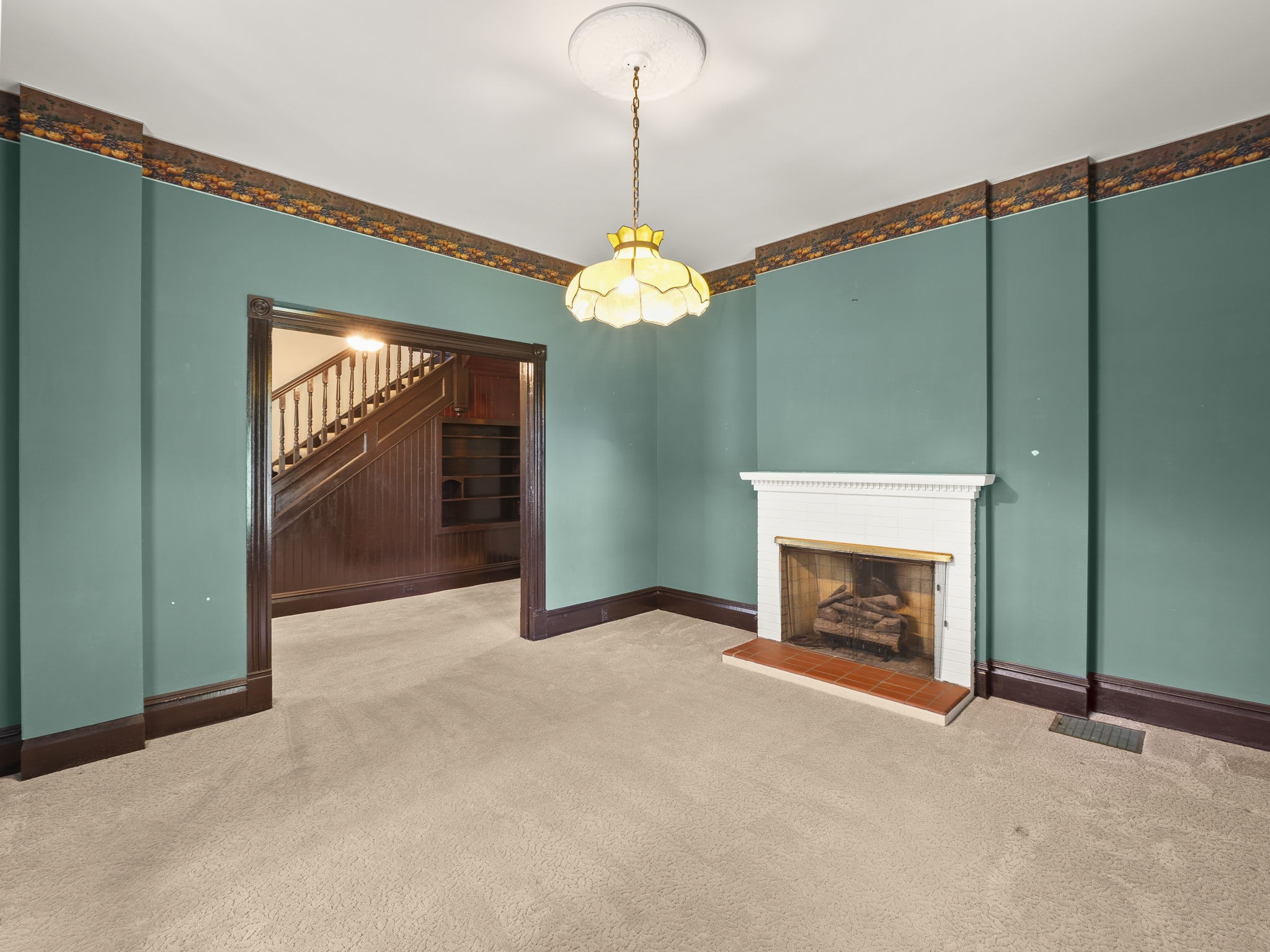 103 Cowan St W