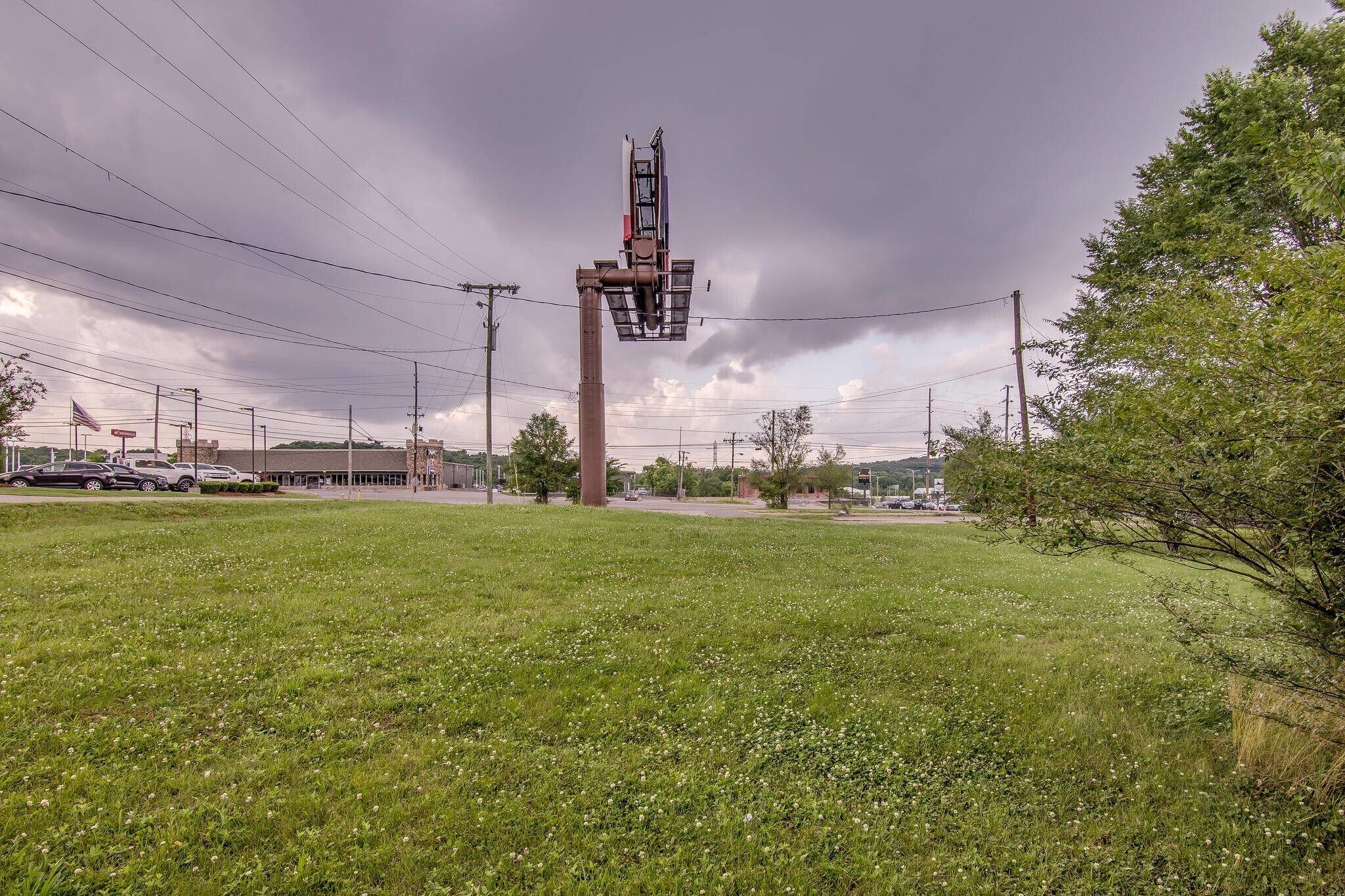 2425 Gallatin Pike N