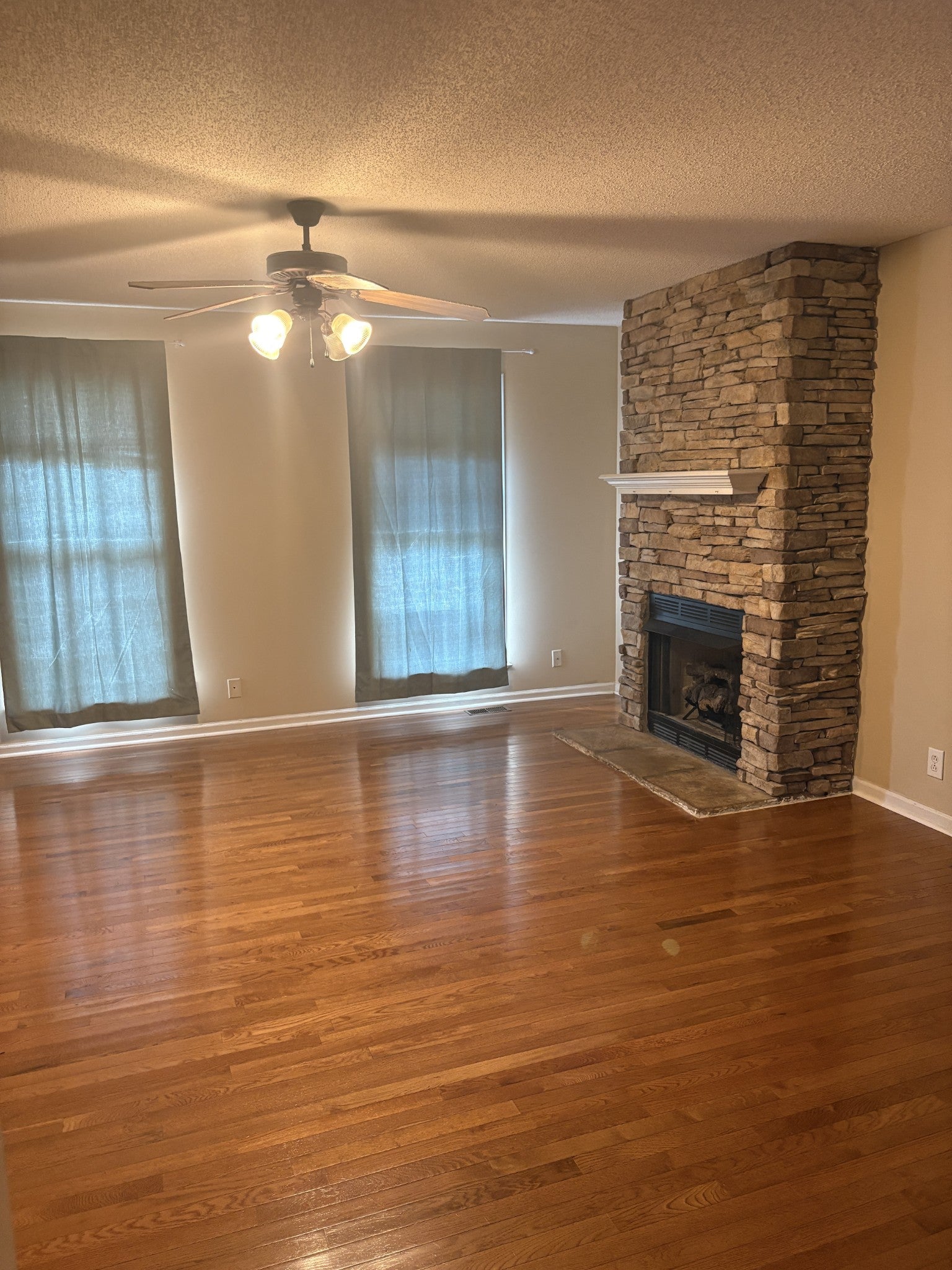 1573 Cedar Springs Cir