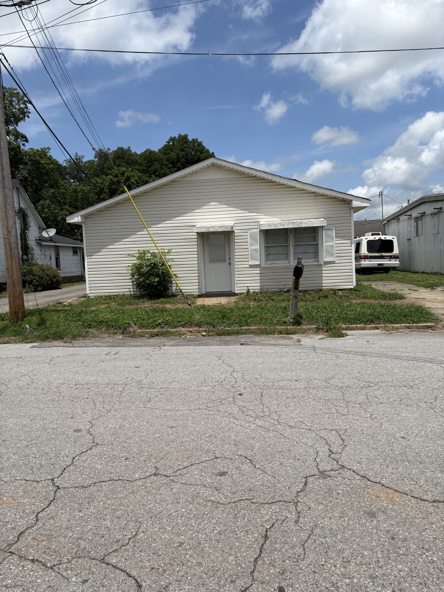 Photo 1 of 21 — 238 Lawrence St, Lawrenceburg, TN 38464