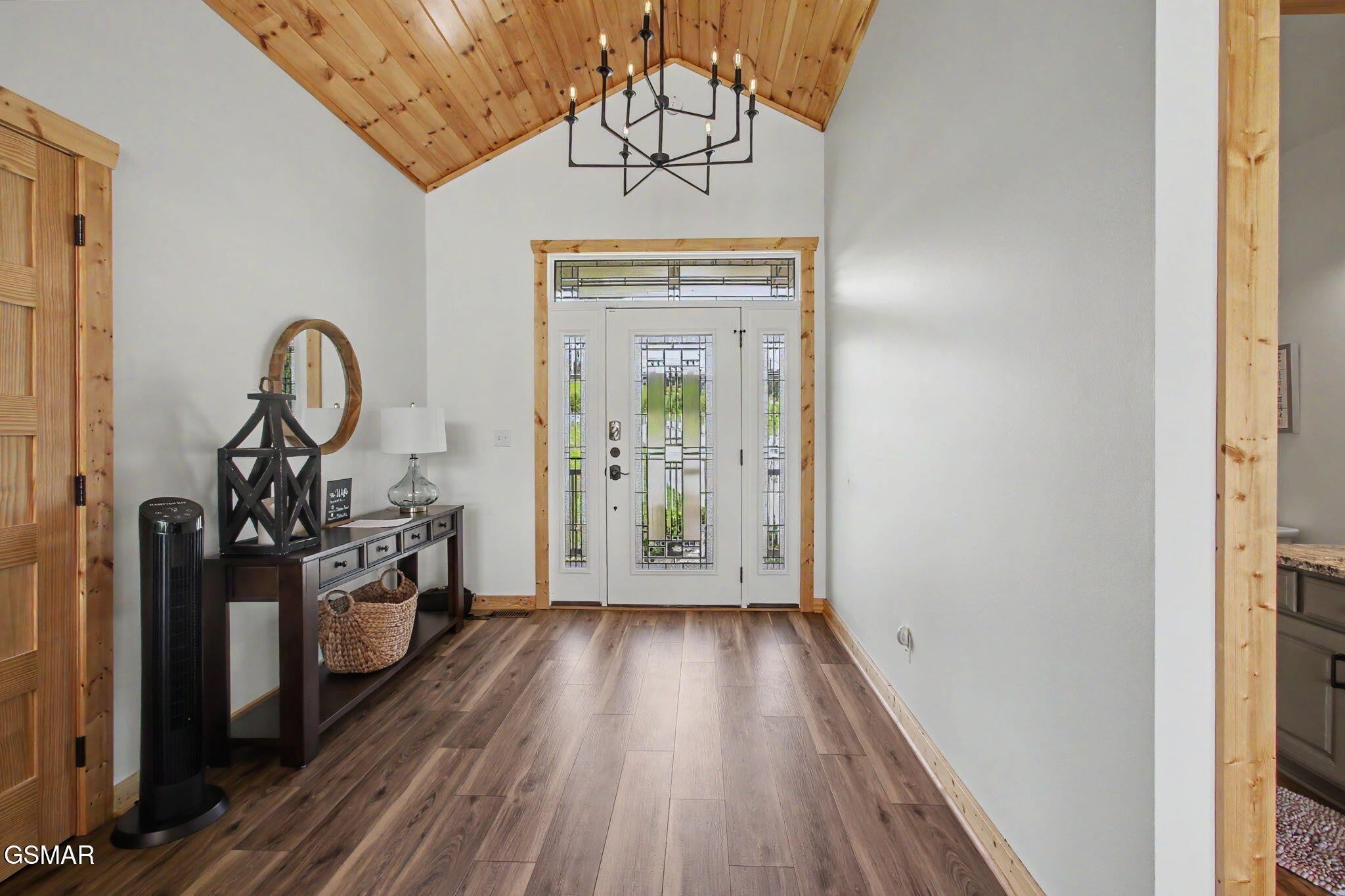 1820 Harbor Hills Lane