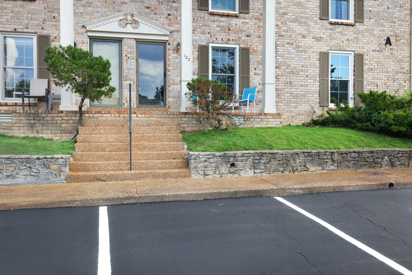 102 Northcrest Ct