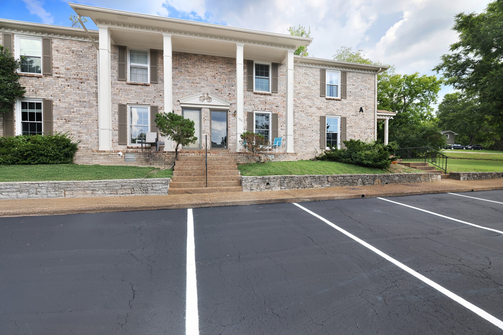 102 Northcrest Ct