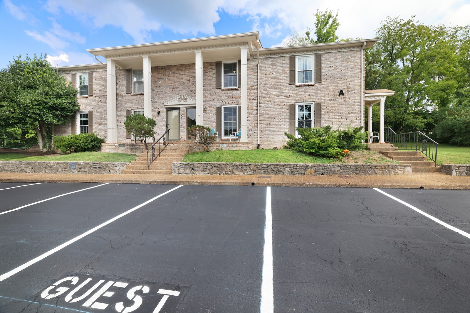 102 Northcrest Ct